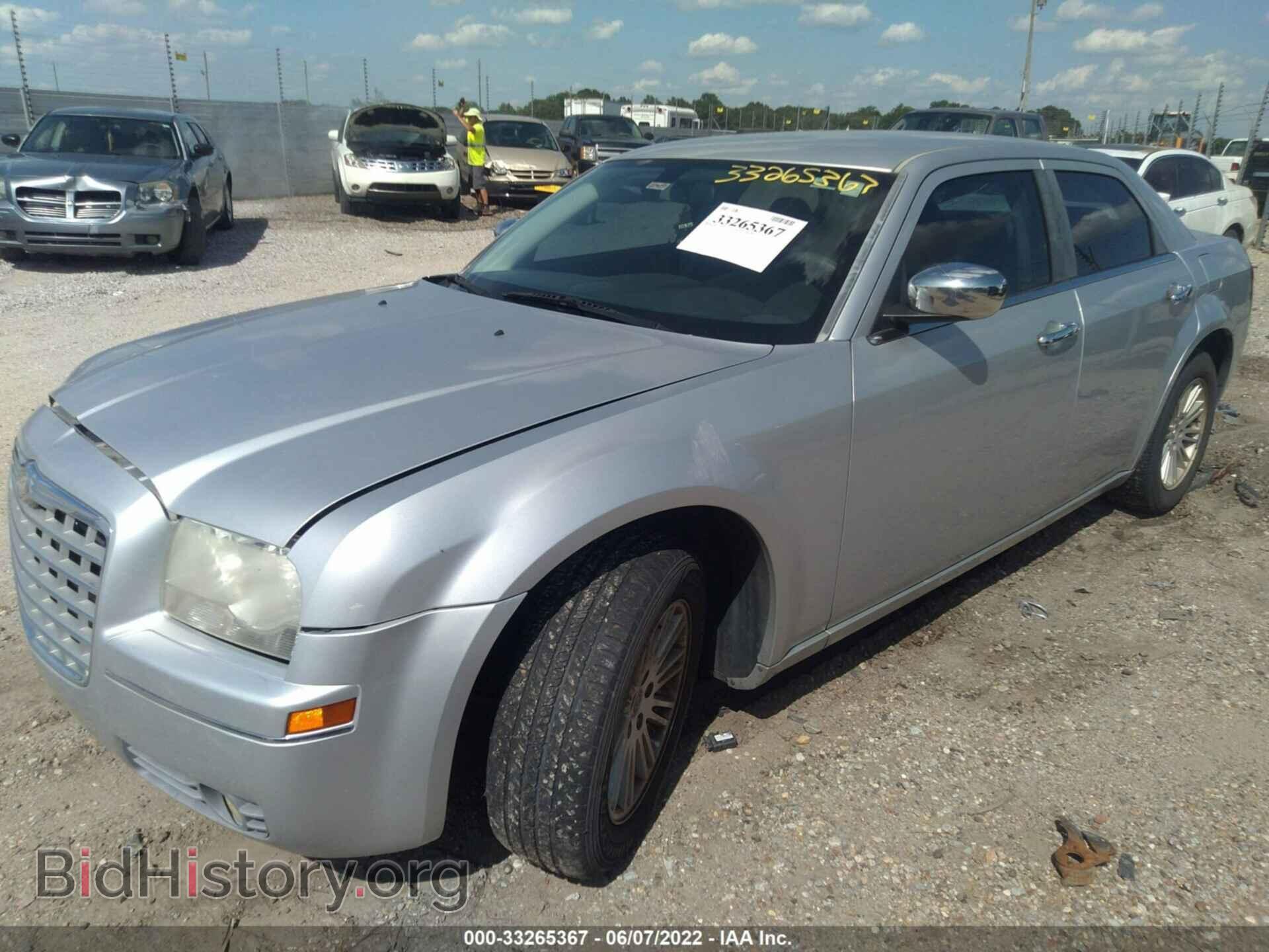 2010 CHRYSLER 300 - VIN: 2C3CA4CD4AH164062 - Фото 2