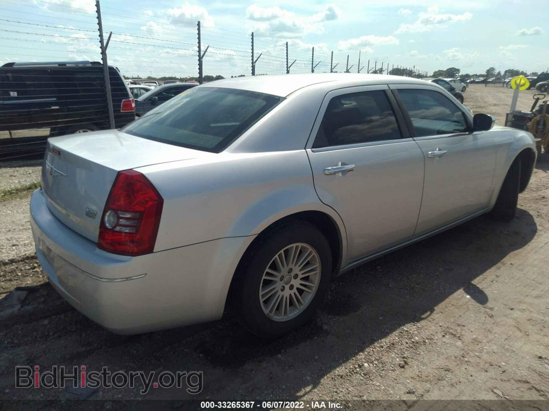 2010 CHRYSLER 300 - VIN: 2C3CA4CD4AH164062 - Фото 4