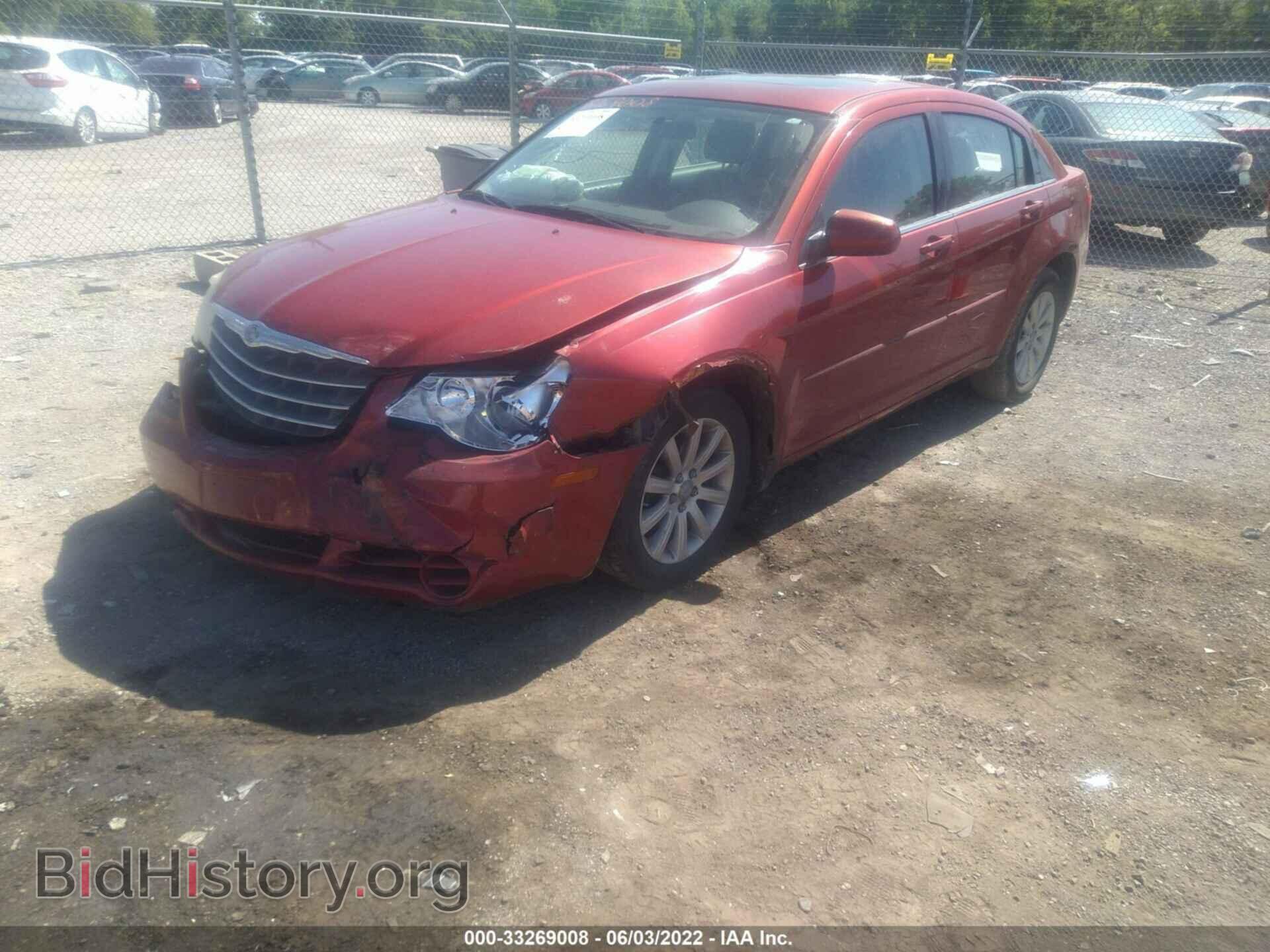 2010 CHRYSLER SEBRING - VIN: 1C3CC5FB8AN176409 - Фото 2