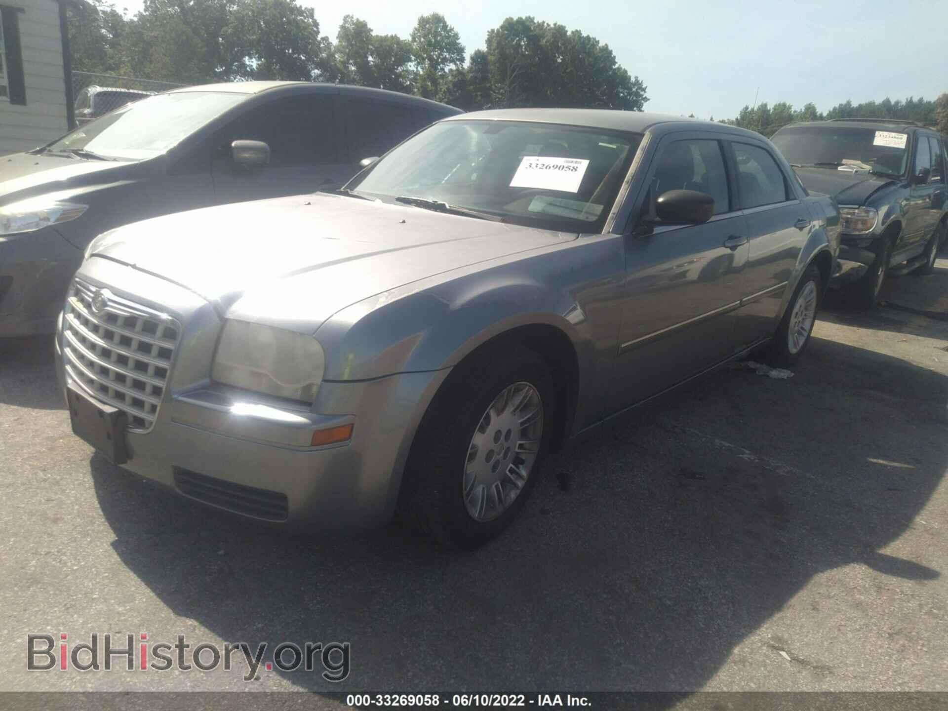 2007 CHRYSLER 300 - VIN: 2C3KA43R77H731588 - Фото 2