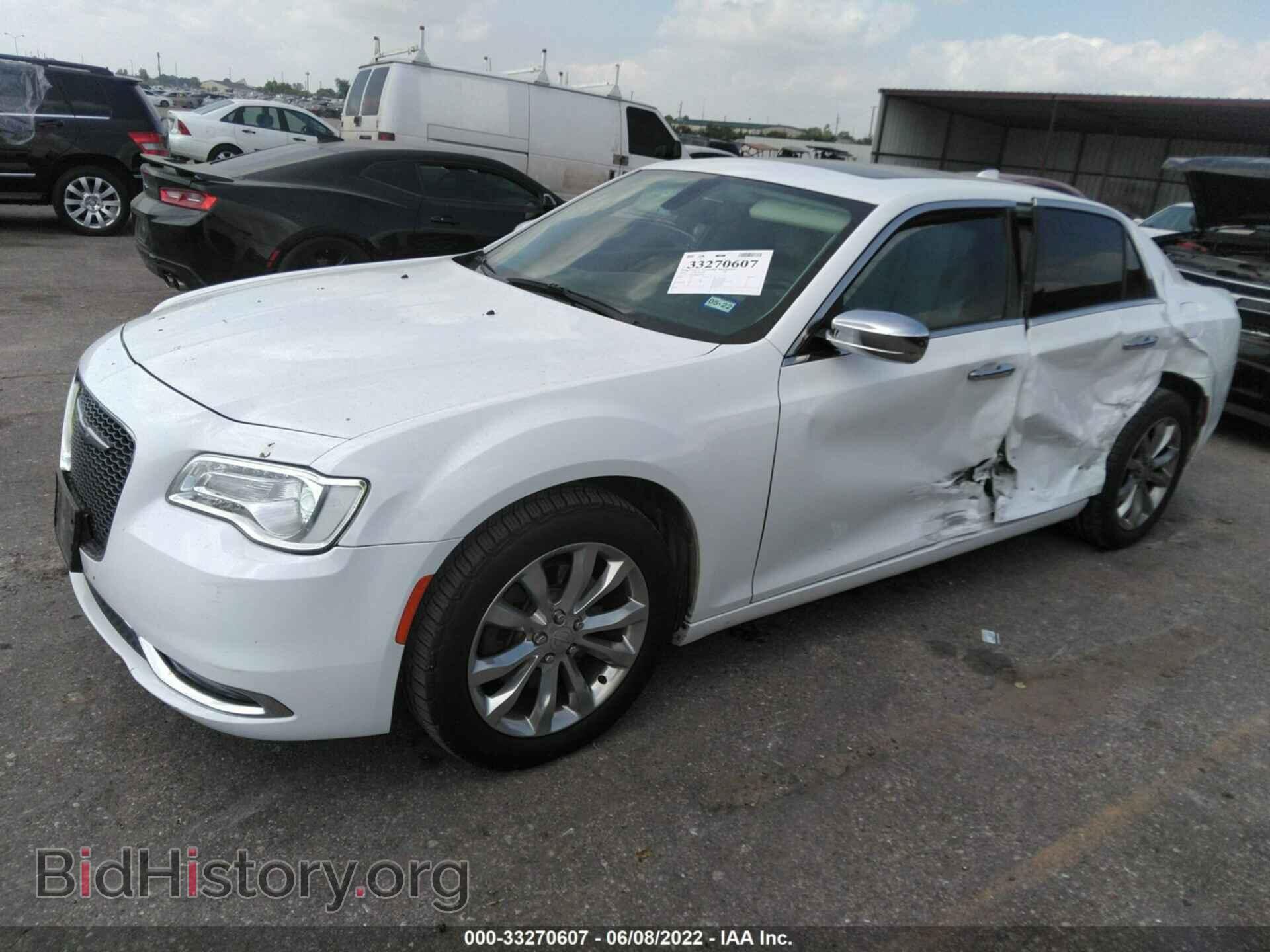 2019 CHRYSLER 300 - VIN: 2C3CCAKG8KH610896 - Фото 2