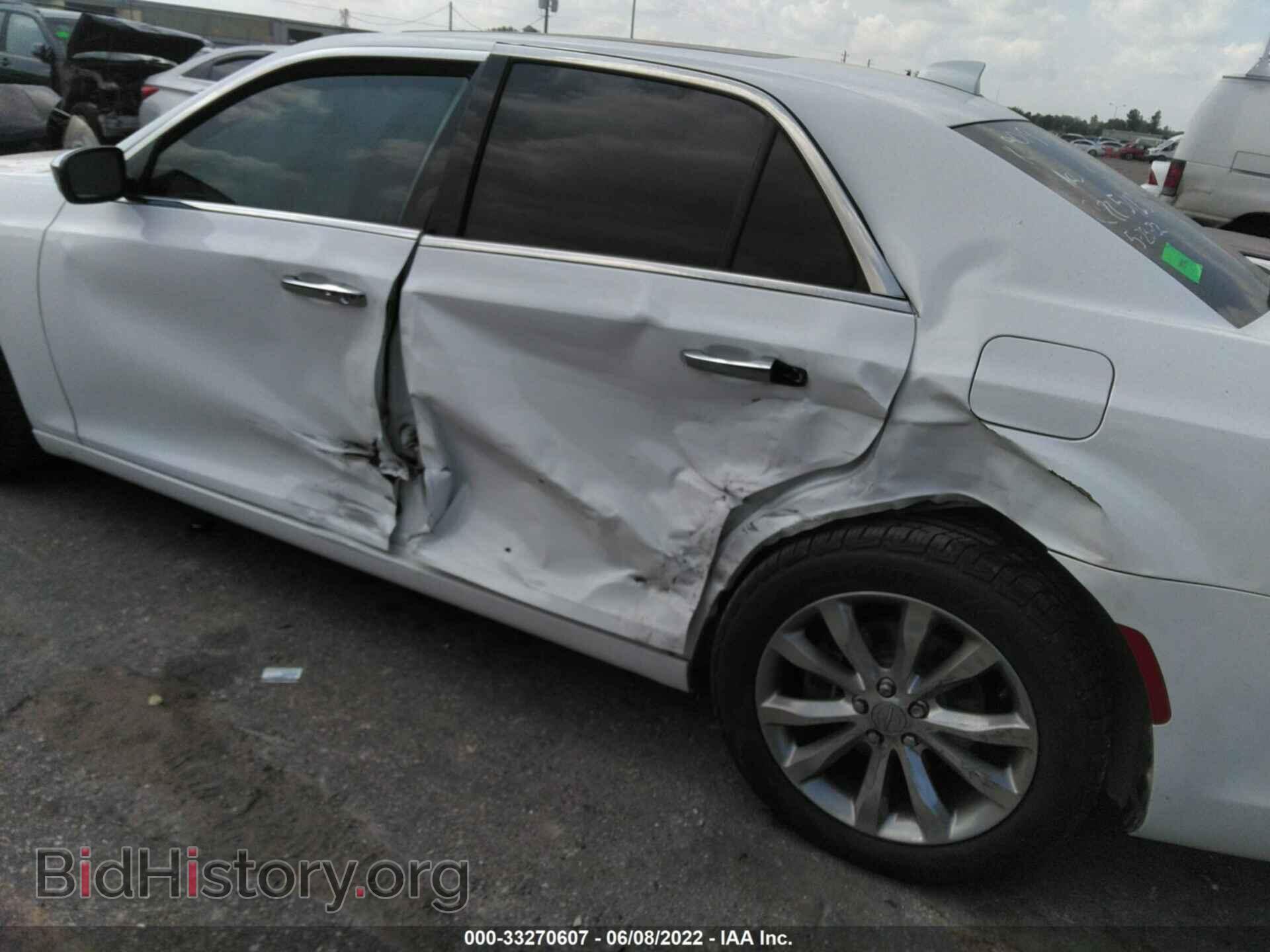 2019 CHRYSLER 300 - VIN: 2C3CCAKG8KH610896 - Фото 6