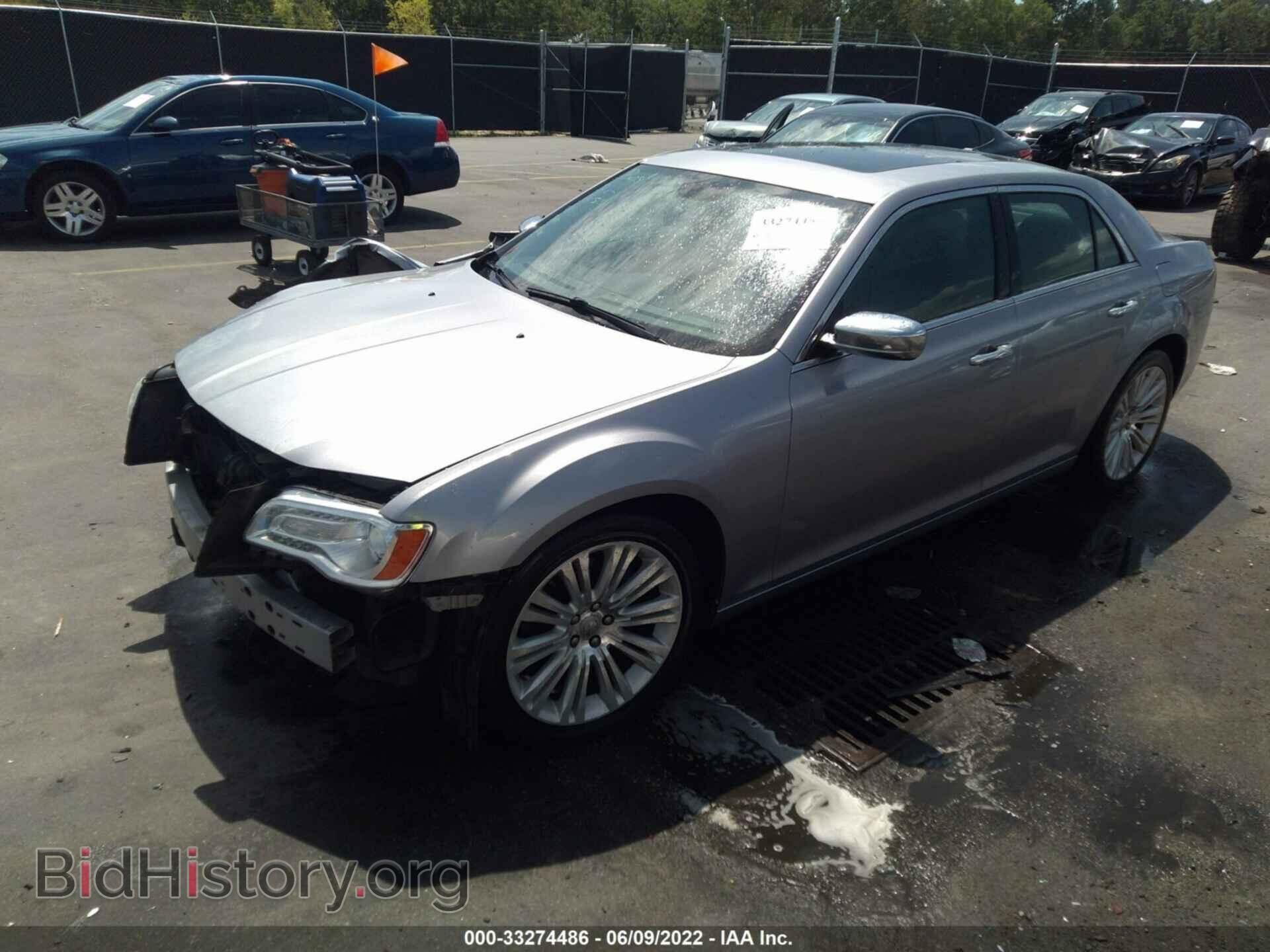 2013 CHRYSLER 300 - VIN: 2C3CCAET3DH680415 - Фото 2