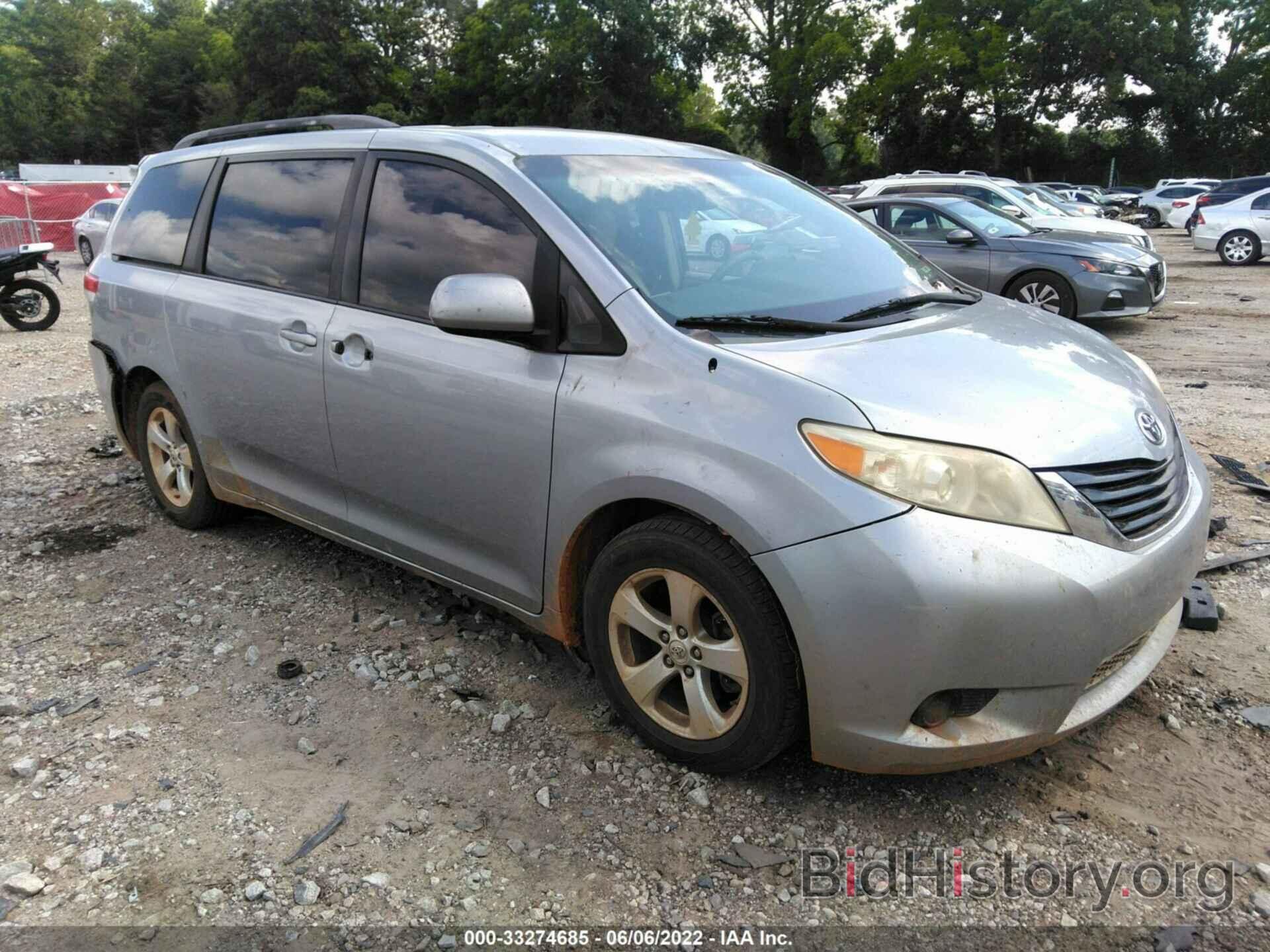 Photo 5TDKK3DC5BS173926 - TOYOTA SIENNA 2011