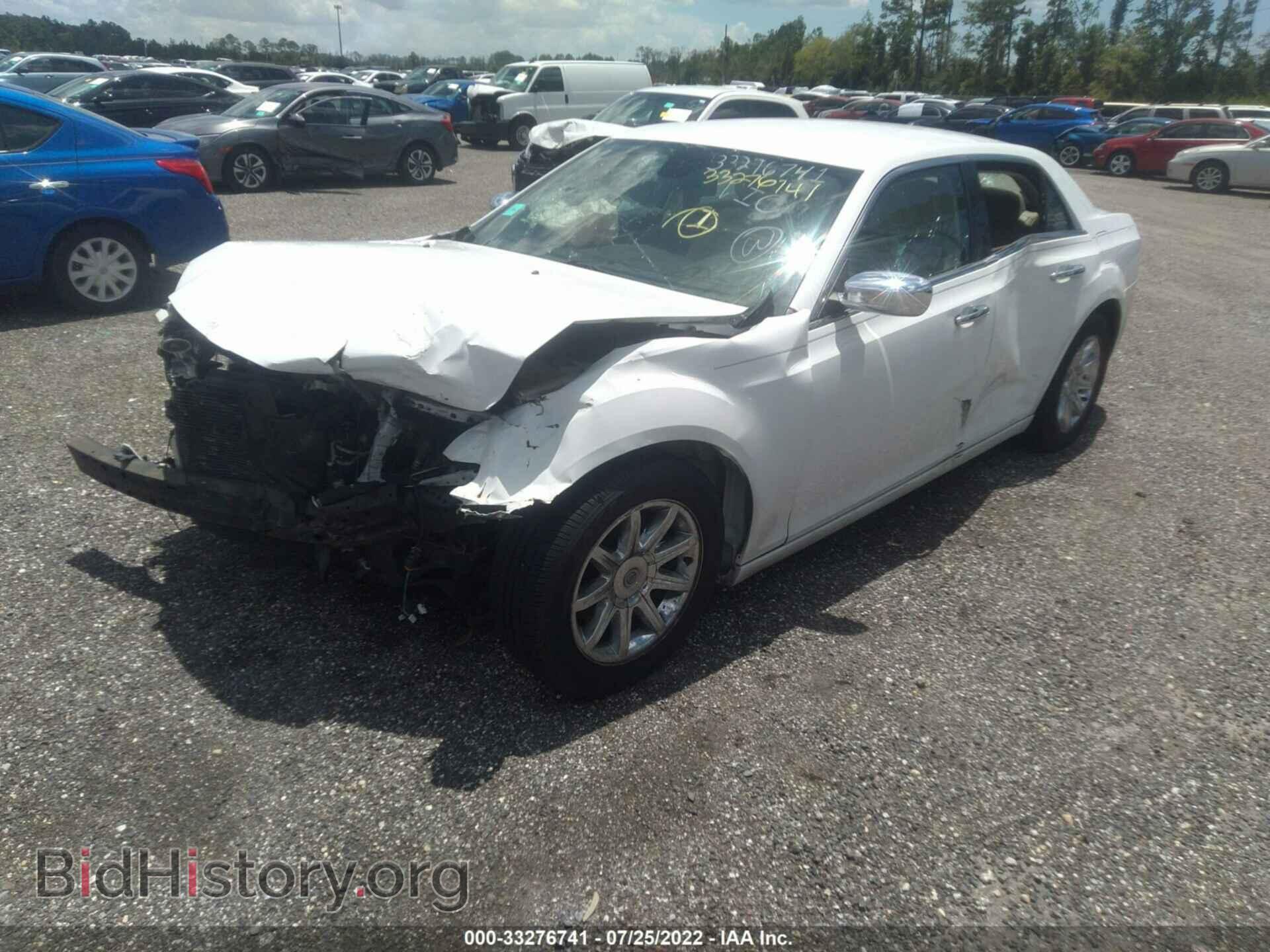 2011 CHRYSLER 300 - VIN: 2C3CA6CT1BH580980 - Фото 2