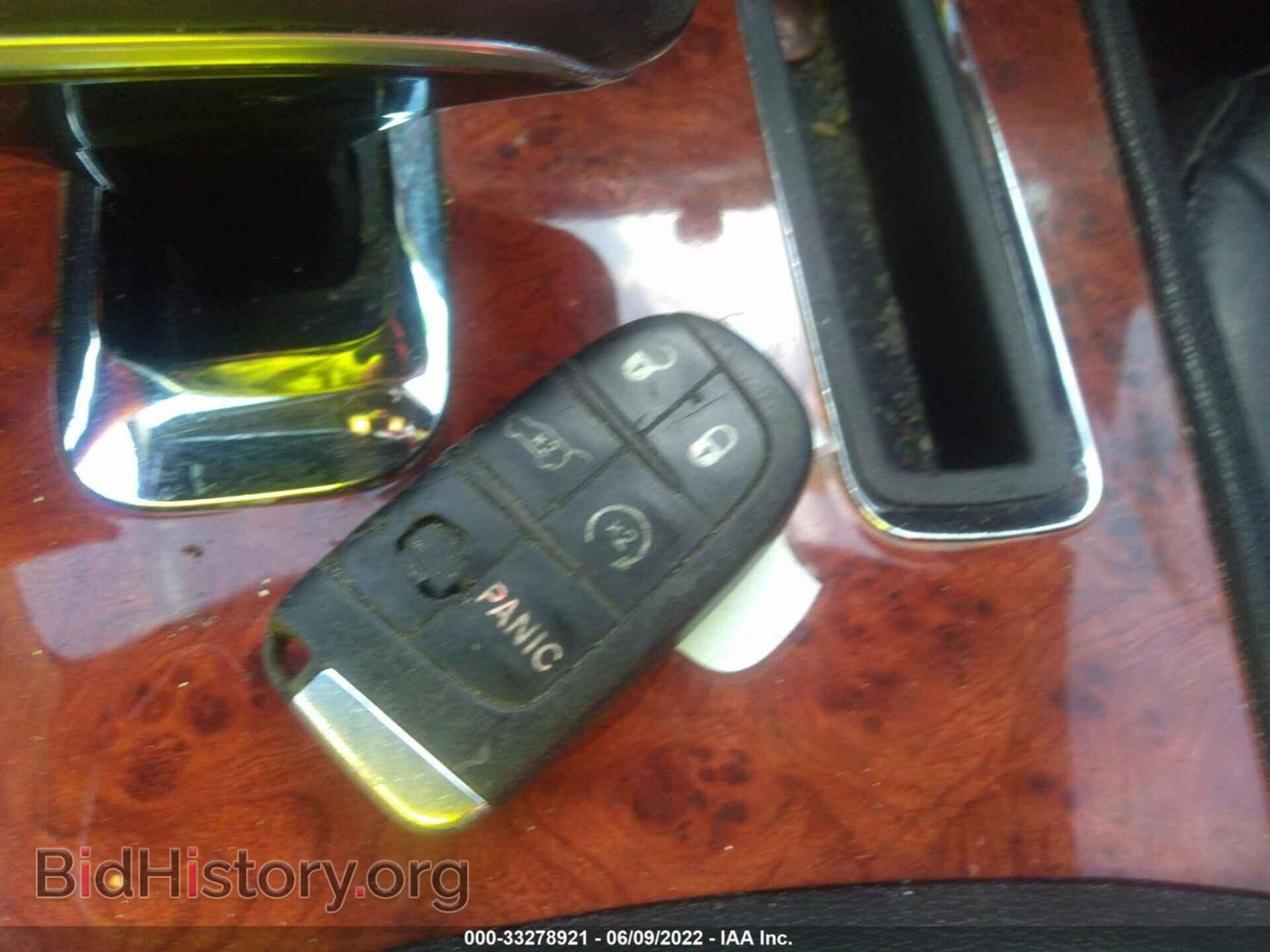 2013 CHRYSLER 300 - VIN: 2C3CCAAG0DH509680 - Фото 11