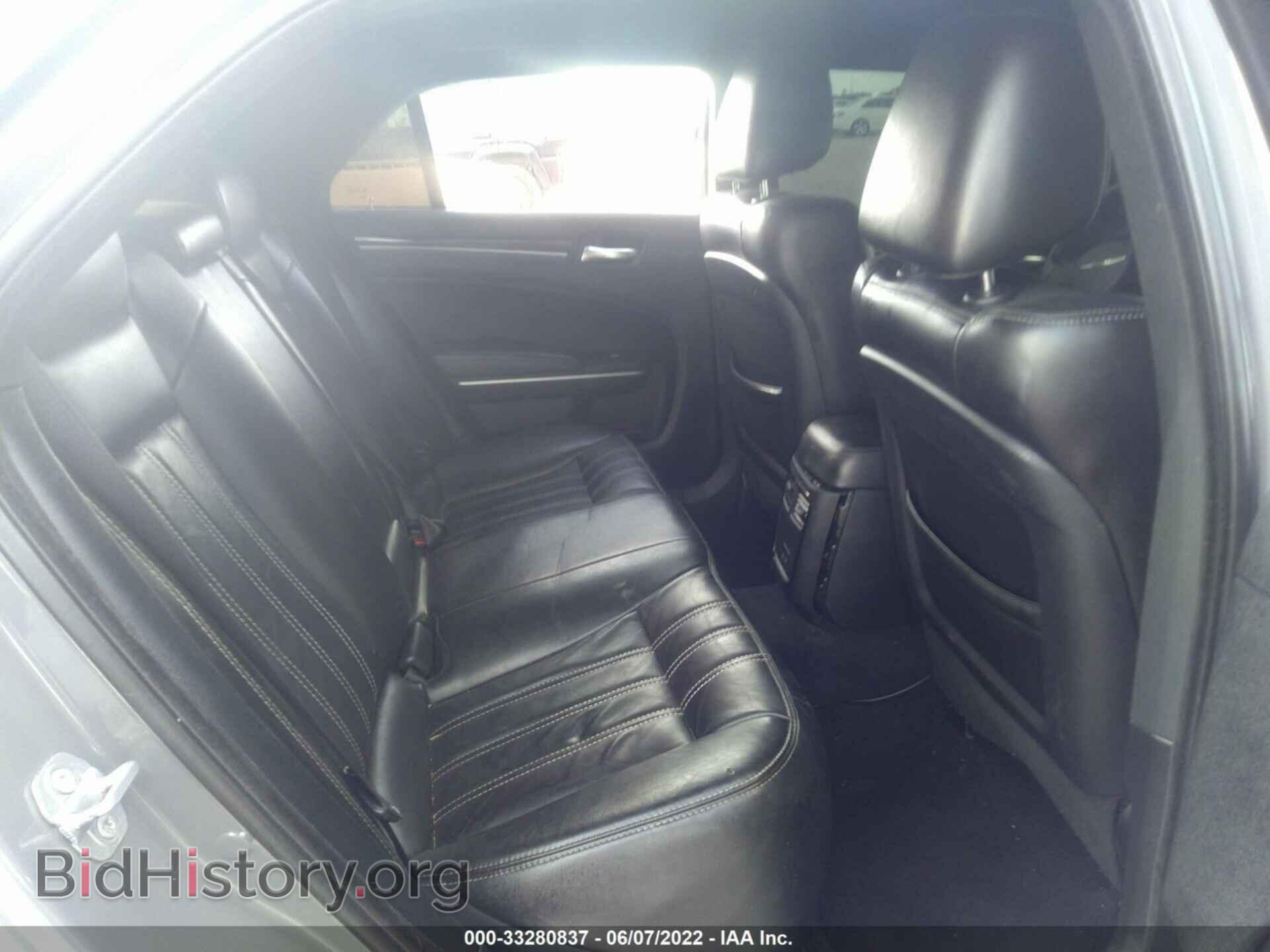 2019 CHRYSLER 300 - VIN: 2C3CCABGXKH618031 - Фото 8