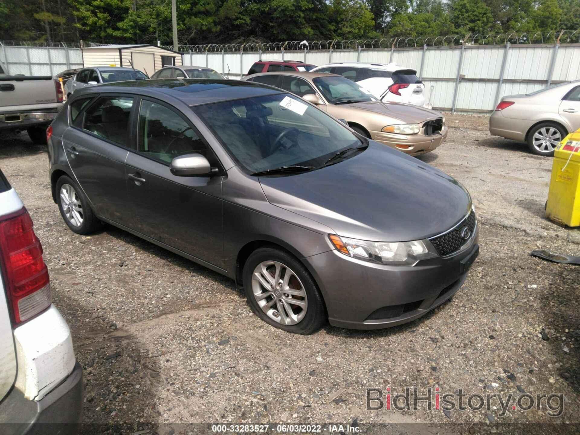 Photo KNAFU5A22B5385575 - KIA FORTE 5-DOOR 2011