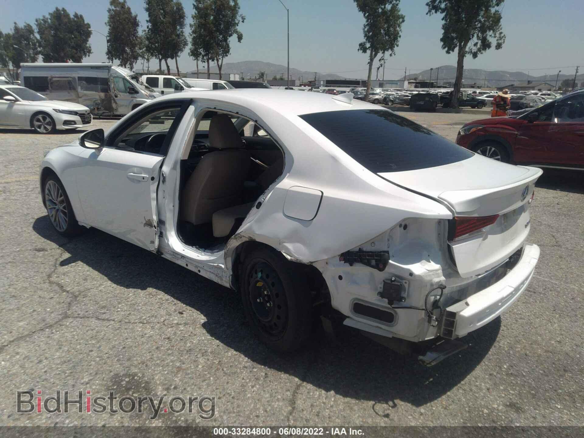 2018 LEXUS IS - VIN: JTHBA1D29J5073734 - Photo 3