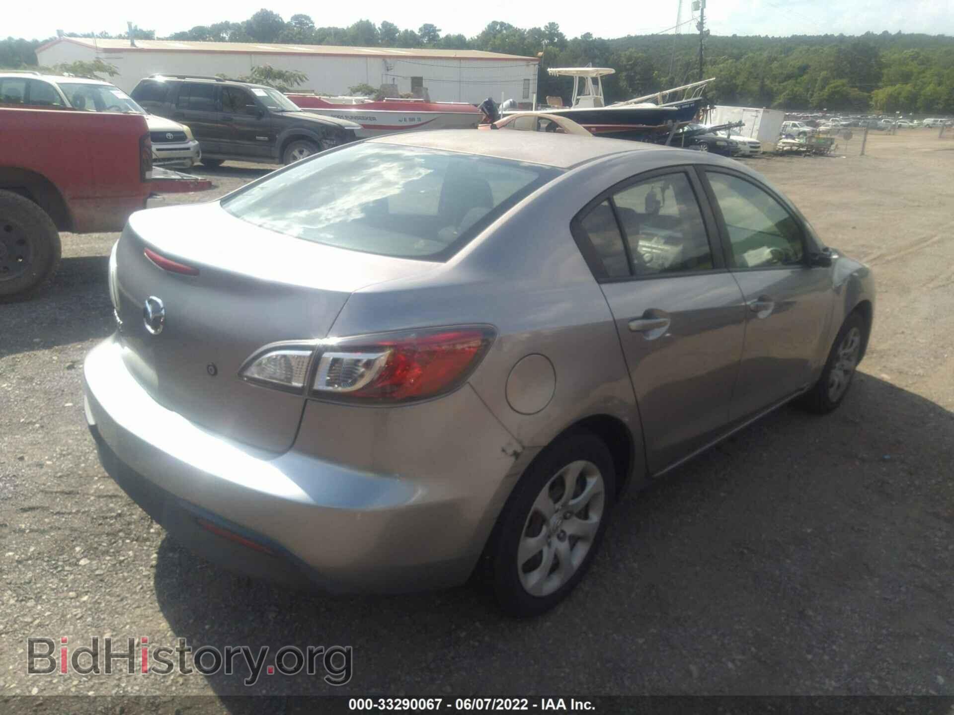 2011 MAZDA MAZDA3 - VIN: JM1BL1UF2B1391833 - Фото 4