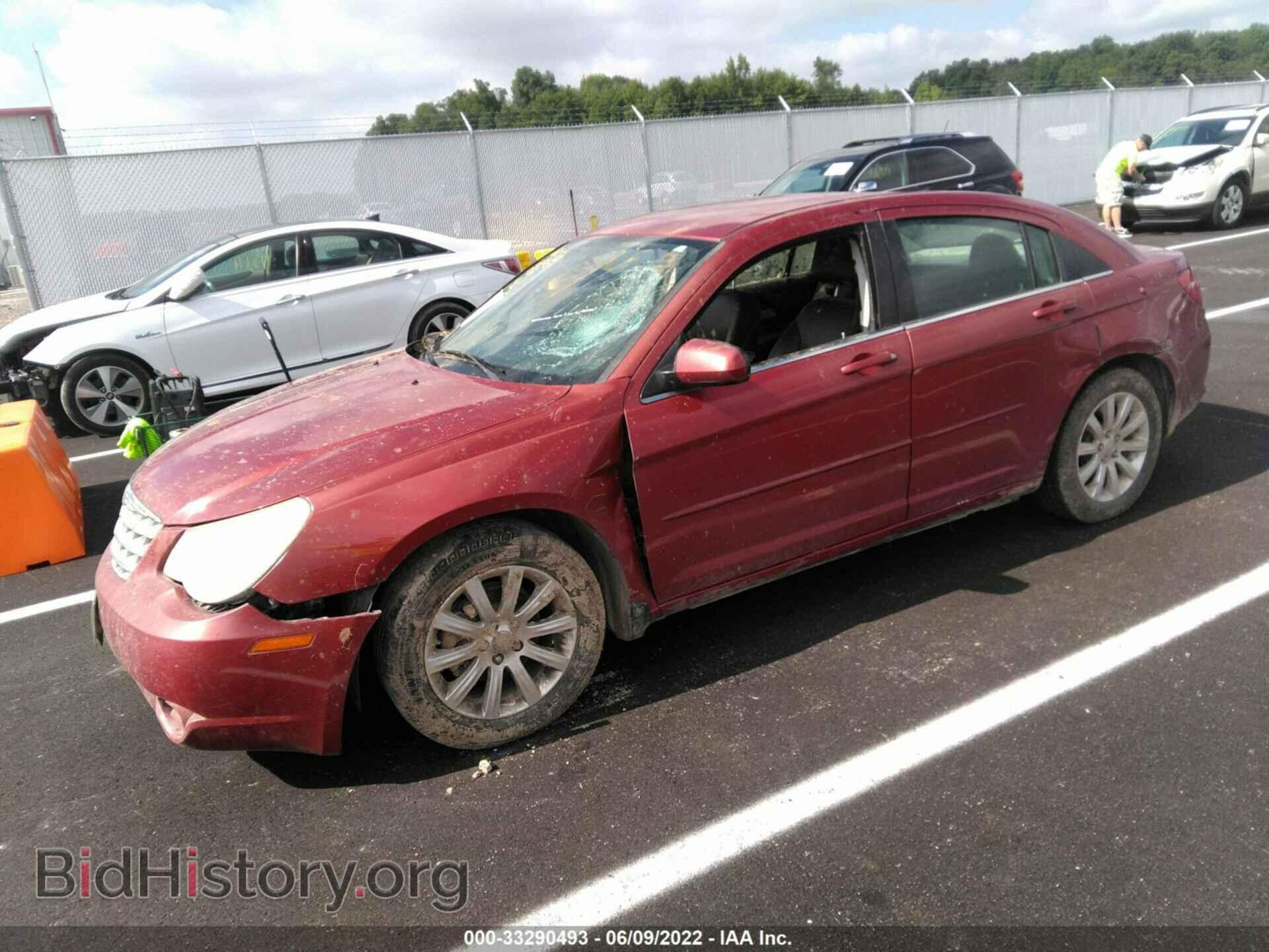2010 CHRYSLER SEBRING - VIN: 1C3CC5FB8AN145855 - Фото 2