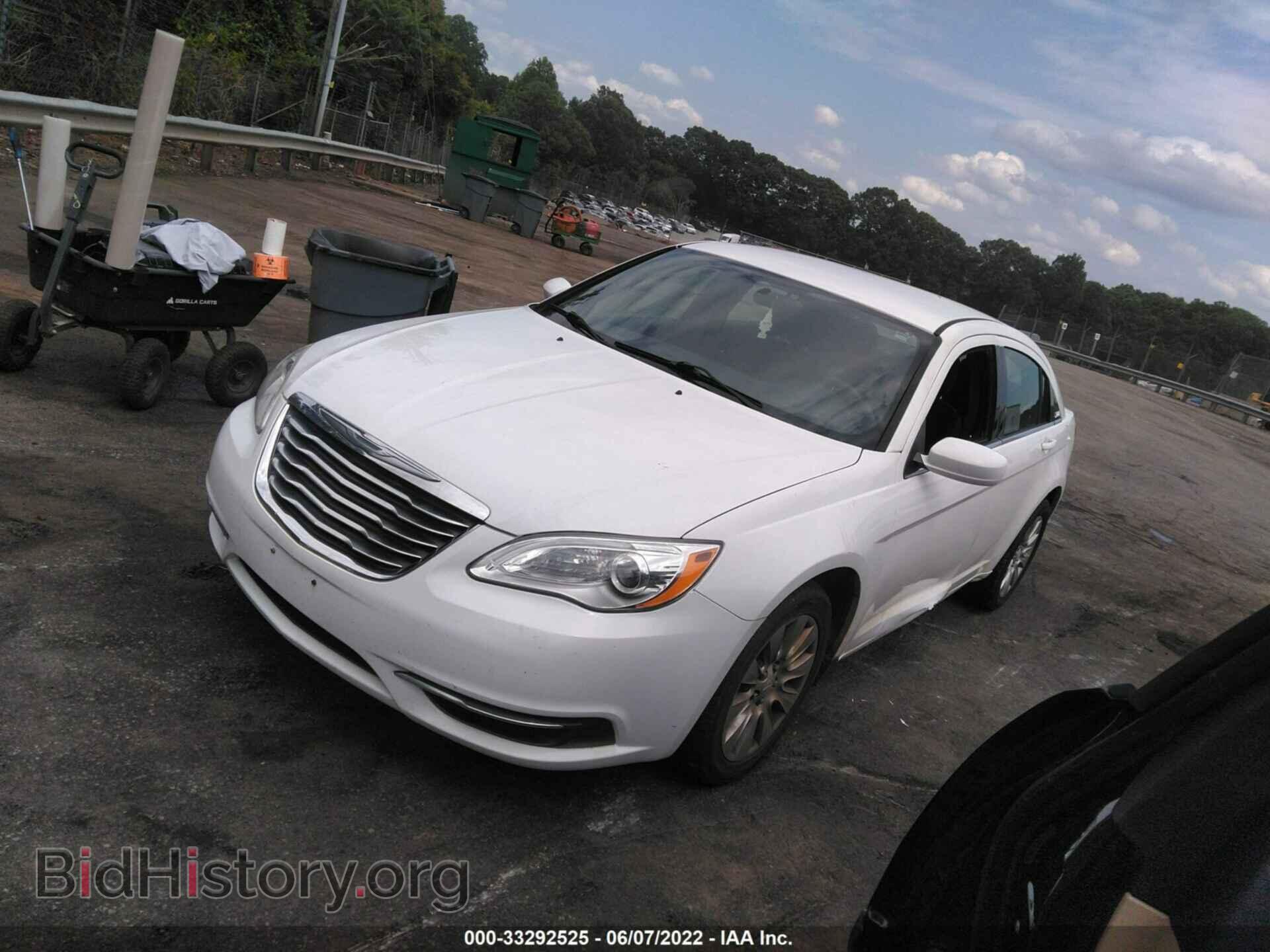 2013 CHRYSLER 200 - VIN: 1C3CCBABXDN648300 - Фото 2
