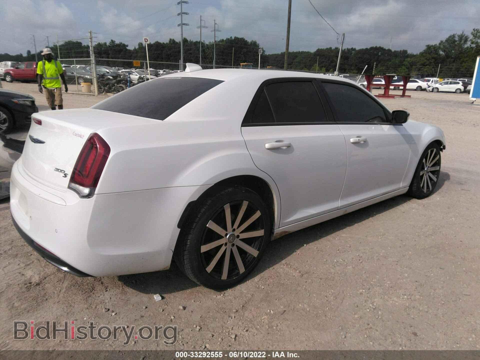 2015 CHRYSLER 300 - VIN: 2C3CCABG3FH766415 - Фото 4
