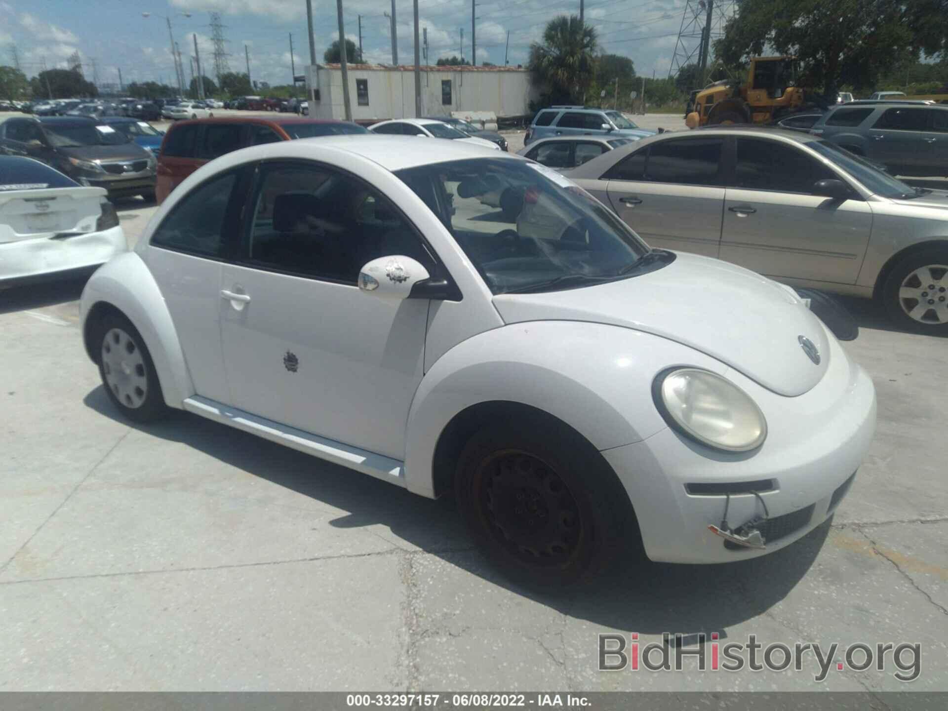 Photo 3VWPW3AG8AM008448 - VOLKSWAGEN NEW BEETLE COUPE 2010
