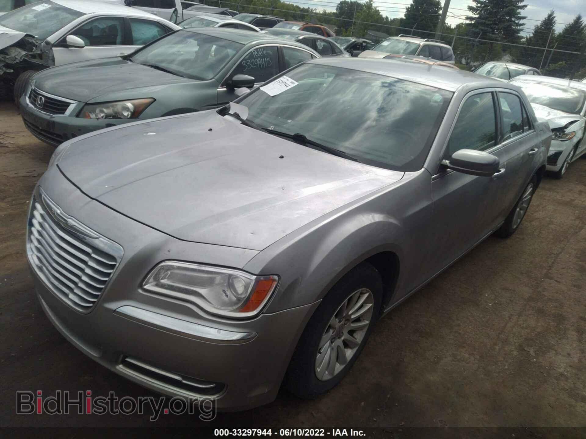 2013 CHRYSLER 300 - VIN: 2C3CCAAG0DH608936 - Photo 2