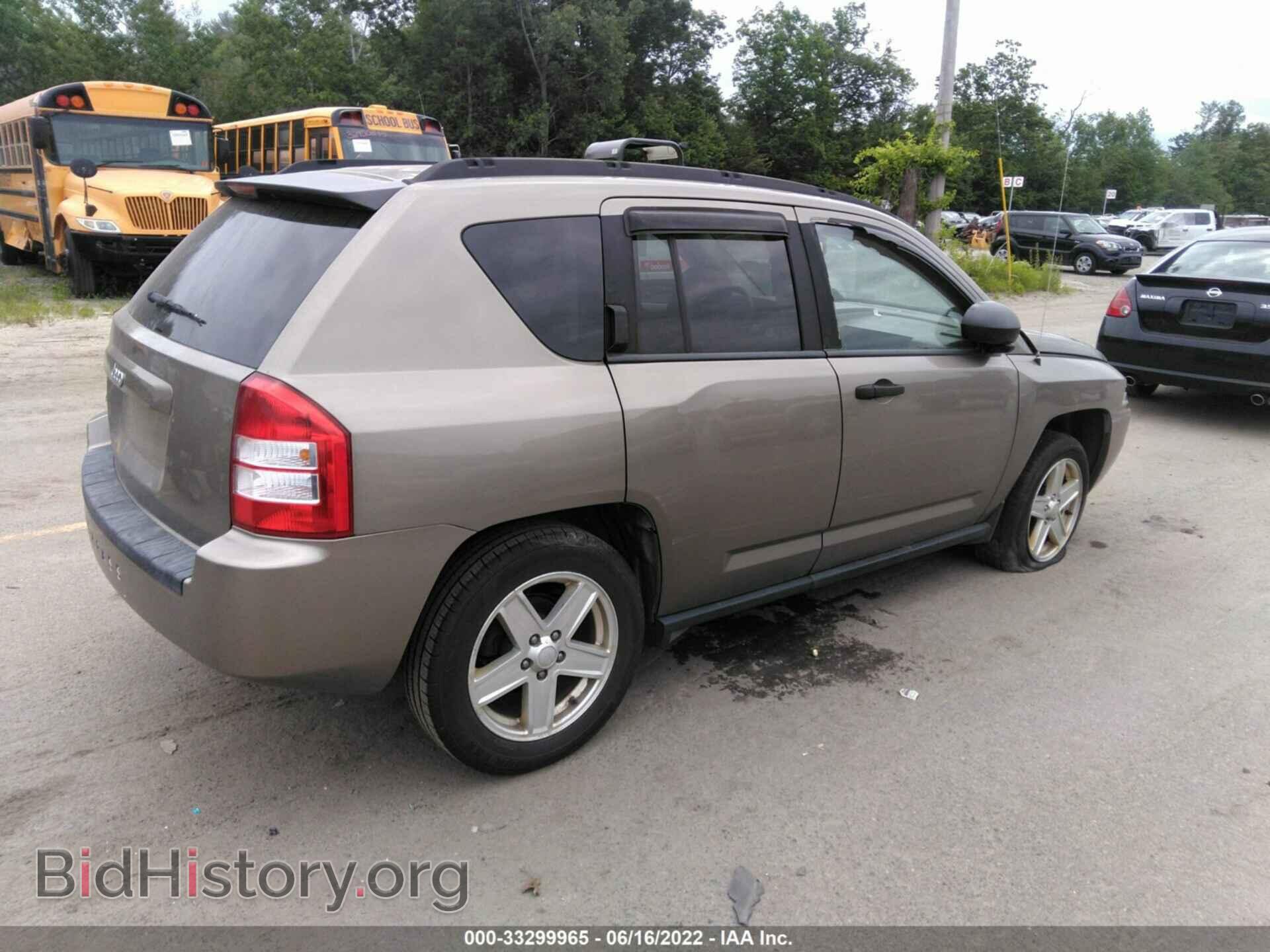 2007 JEEP COMPASS - VIN: 1J8FF47W37D155924 - Фото 4