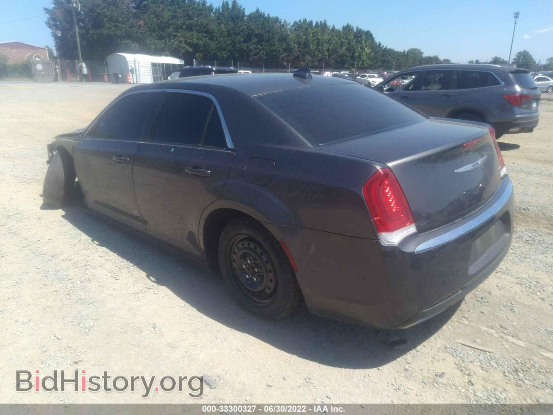 2019 CHRYSLER 300 - VIN: 2C3CCAAG7KH601706 - Фото 3