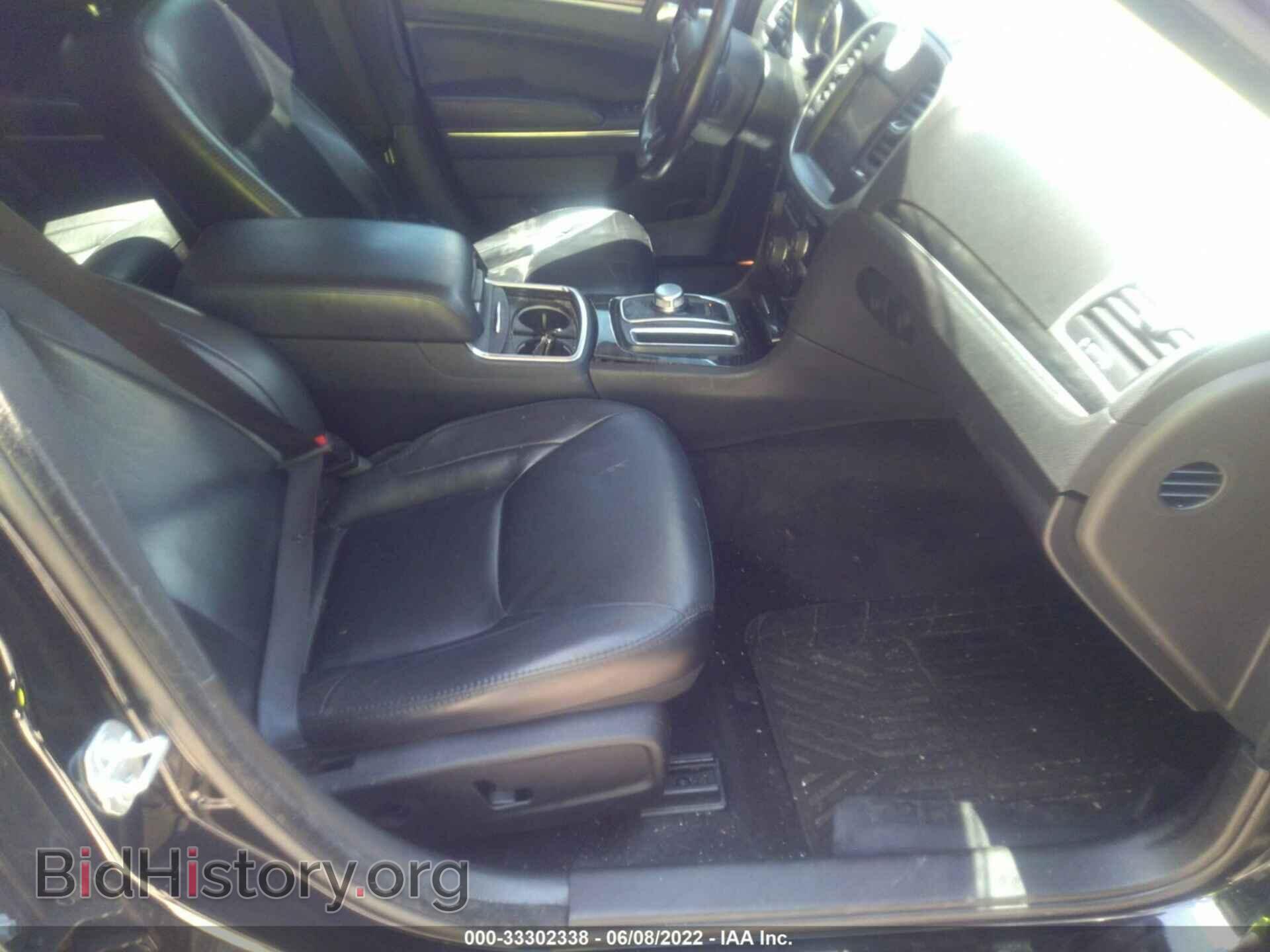 2016 CHRYSLER 300 - VIN: 2C3CCARG2GH194812 - Фото 5