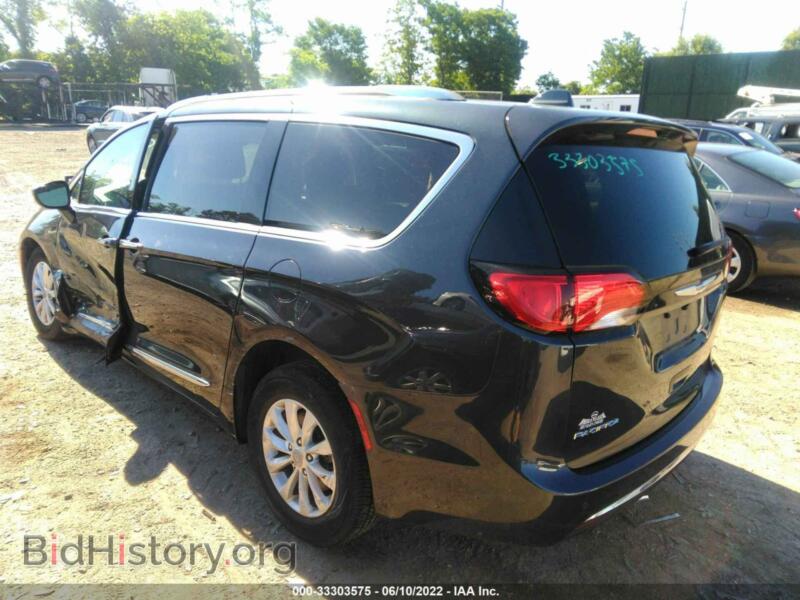 2019 Chrysler PACIFICA (VIN 2C4RC1BG0KR720809) — photo 3 of 11