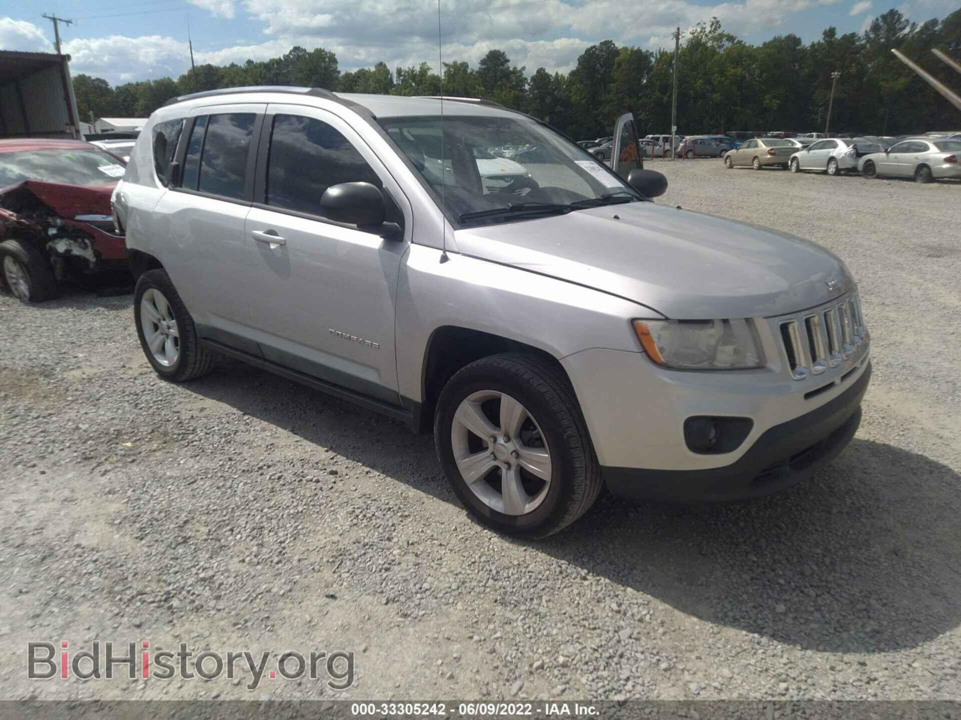 Photo 1J4NF1FB8BD258078 - JEEP COMPASS 2011