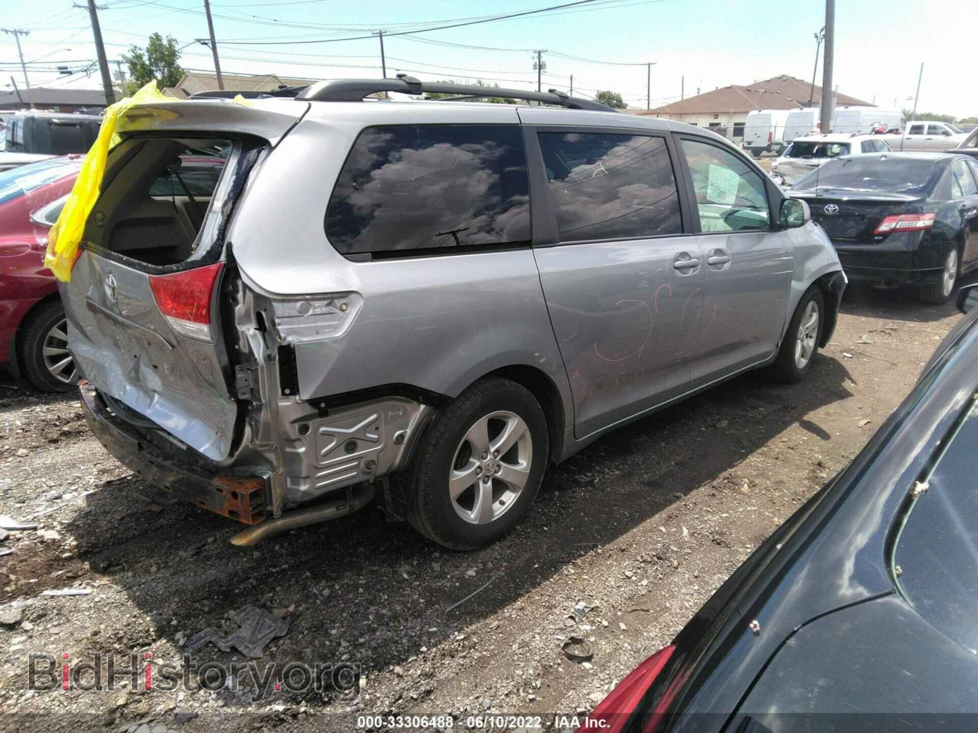 2013 TOYOTA SIENNA - VIN: 5TDKK3DC8DS343635 - Фото 4
