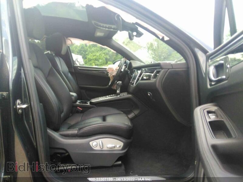 2017 Porsche MACAN (VIN WP1AB2A52HLB13266) — photo 5 of 11
