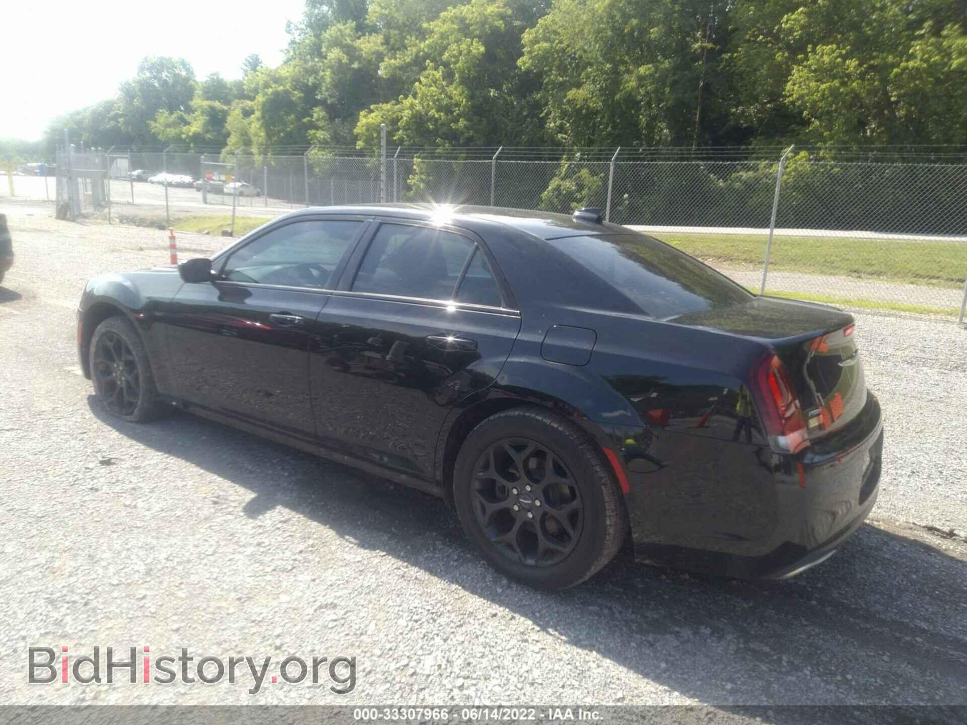 2019 CHRYSLER 300 - VIN: 2C3CCAGG8KH538302 - Фото 3