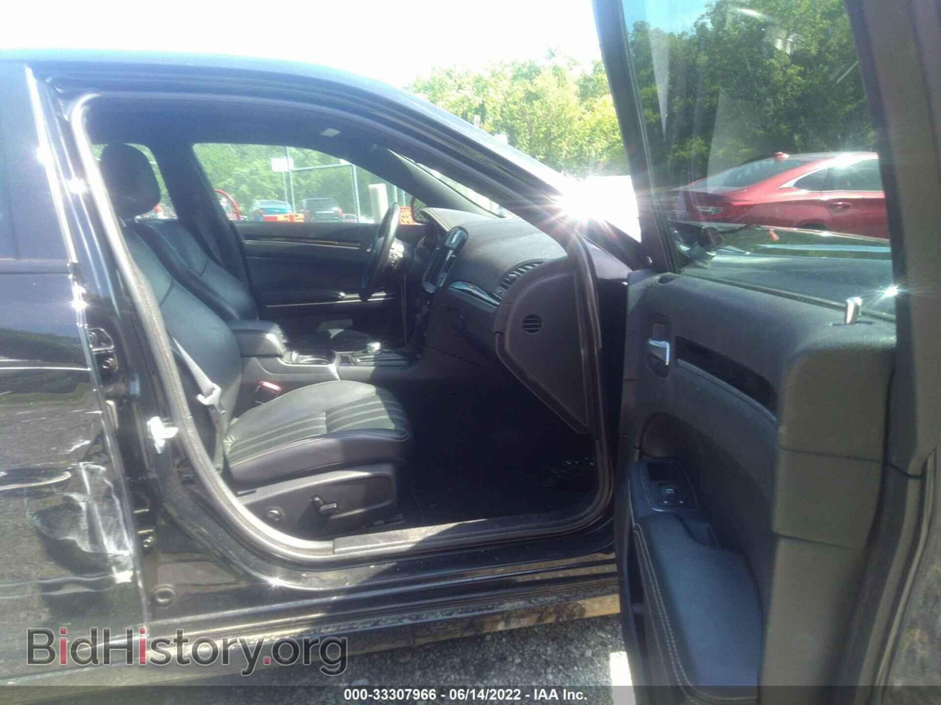 2019 CHRYSLER 300 - VIN: 2C3CCAGG8KH538302 - Фото 5