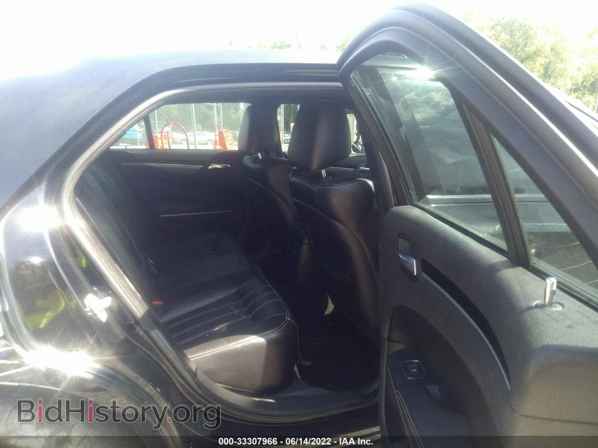 2019 CHRYSLER 300 - VIN: 2C3CCAGG8KH538302 - Фото 8