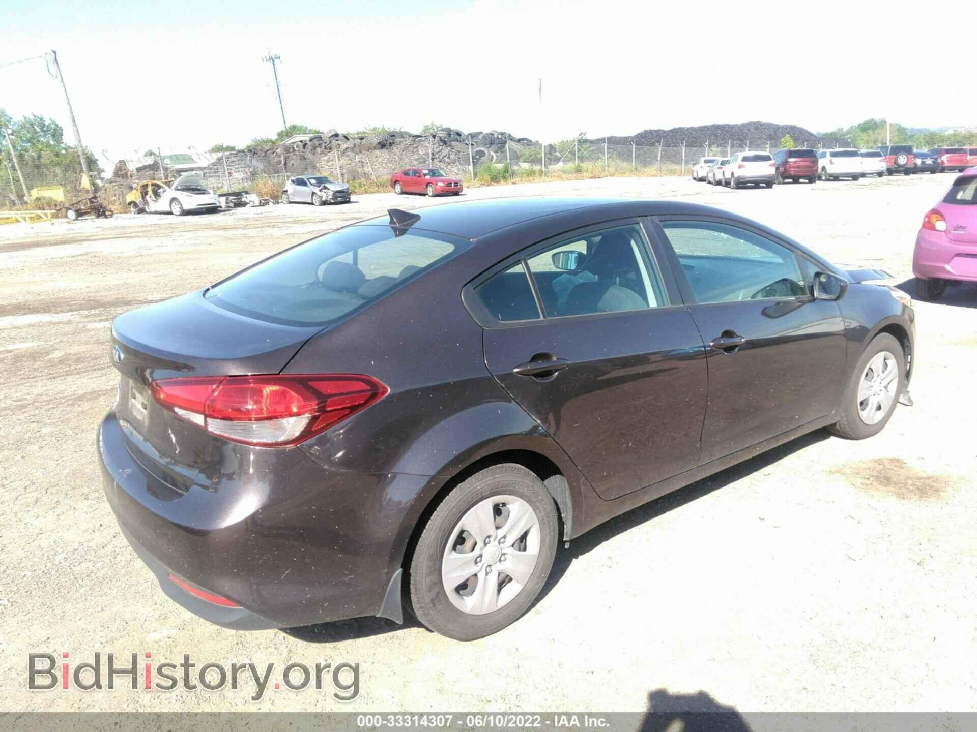 2017 KIA FORTE - VIN: 3KPFK4A74HE133550 - Photo 4