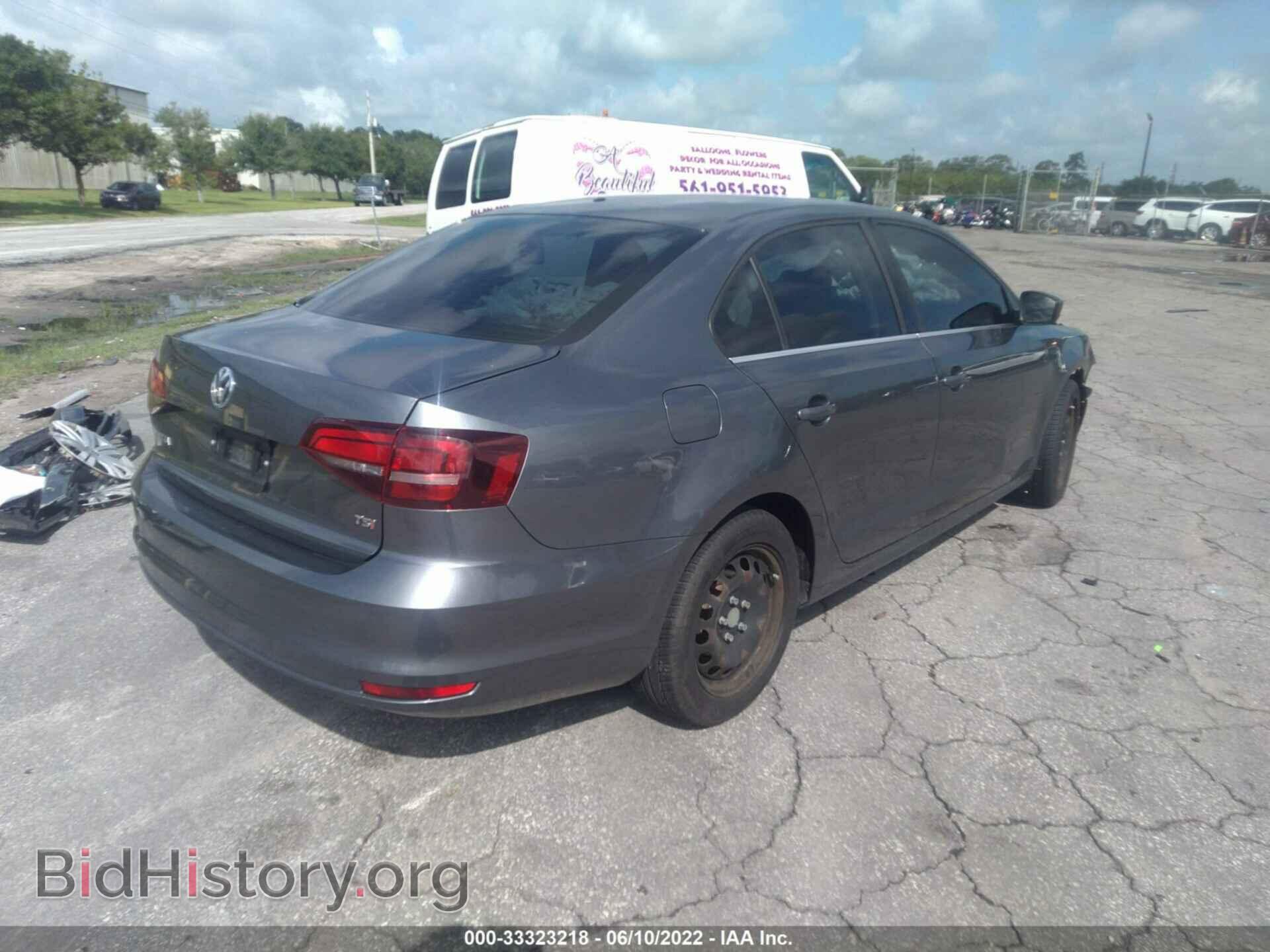 2017 VOLKSWAGEN JETTA - VIN: 3VW2B7AJ4HM415332 - Фото 4