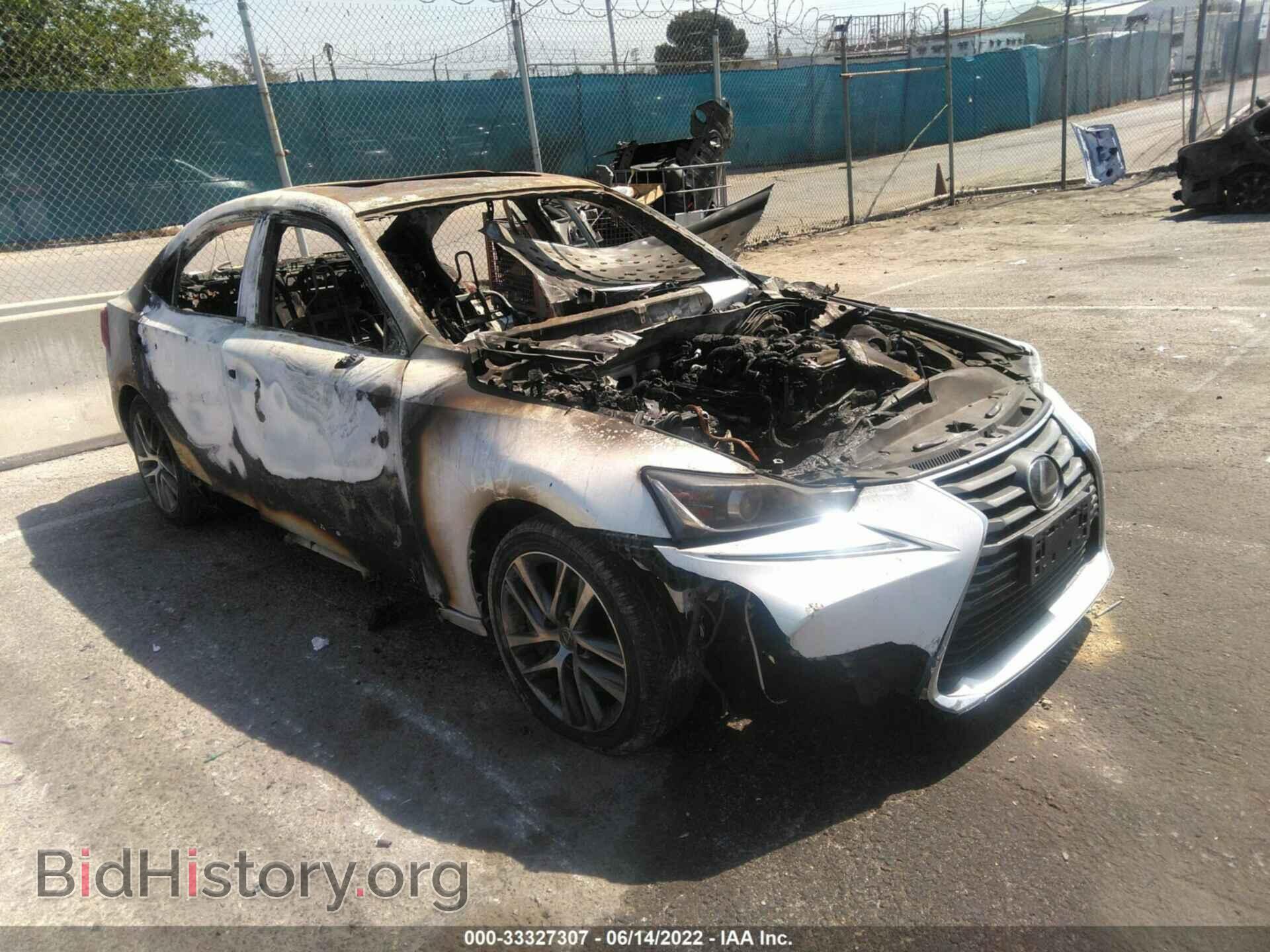 Photo JTHBA1D22J5083473 - LEXUS IS 2018