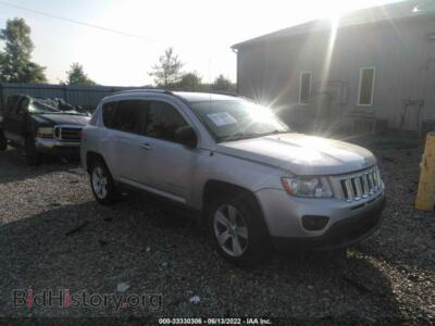 2011 Jeep COMPASS Sport, серебристый — VIN 1J4NT1FA2BD138552, IAAI