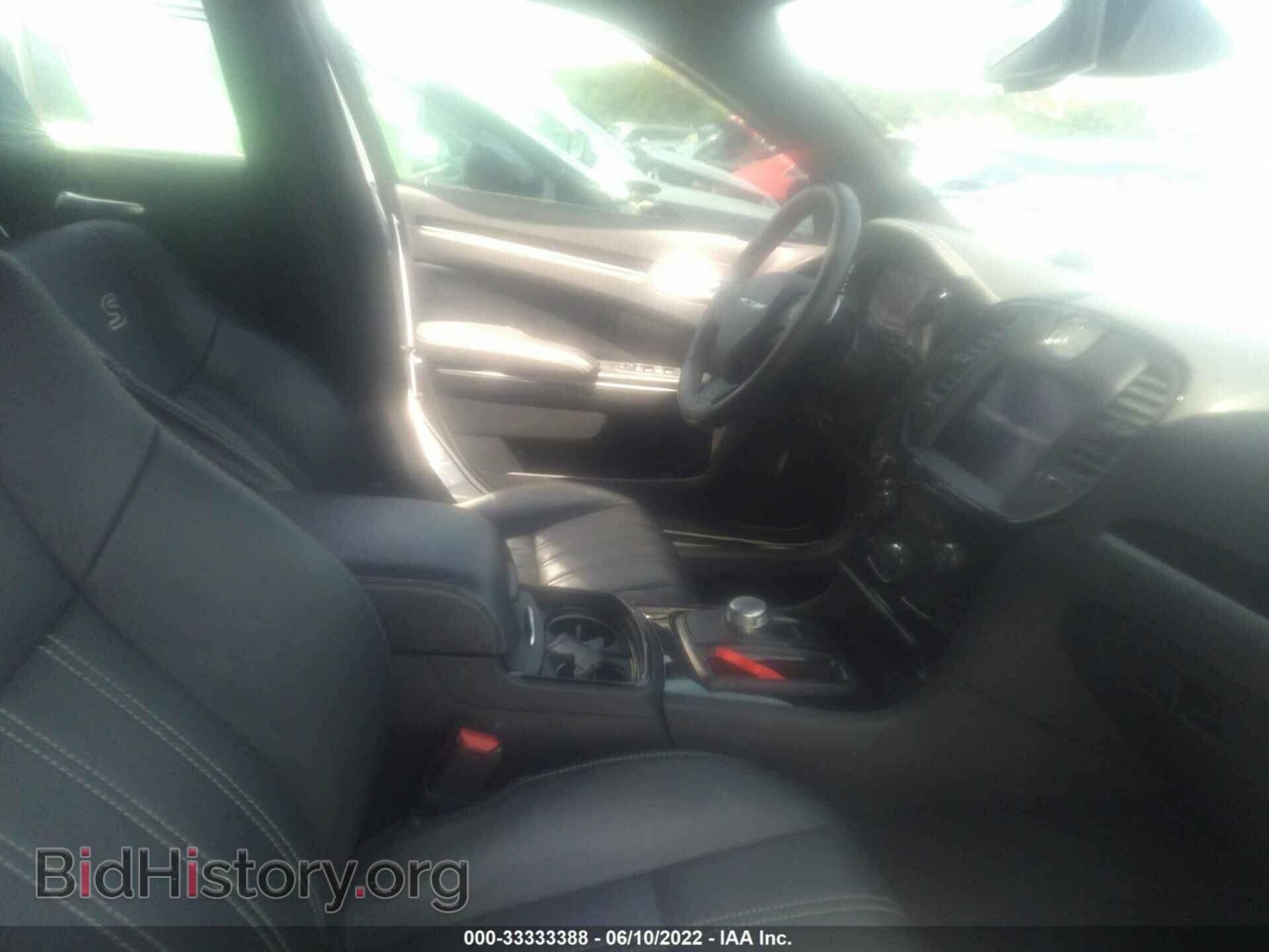 2019 CHRYSLER 300 - VIN: 2C3CCABG3KH708153 - Фото 5
