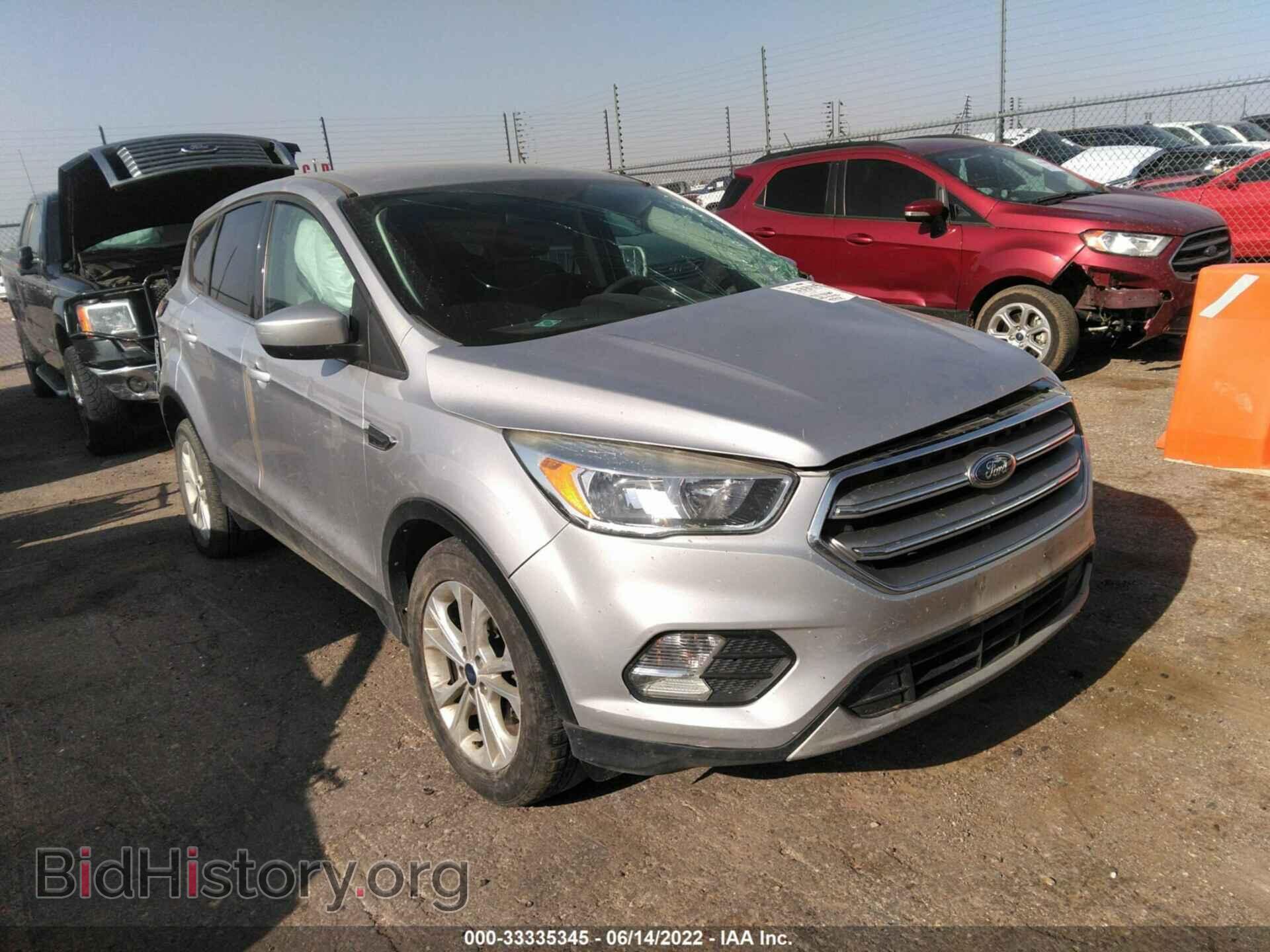 Фотография 1FMCU0GD3HUC10439 - FORD ESCAPE 2017