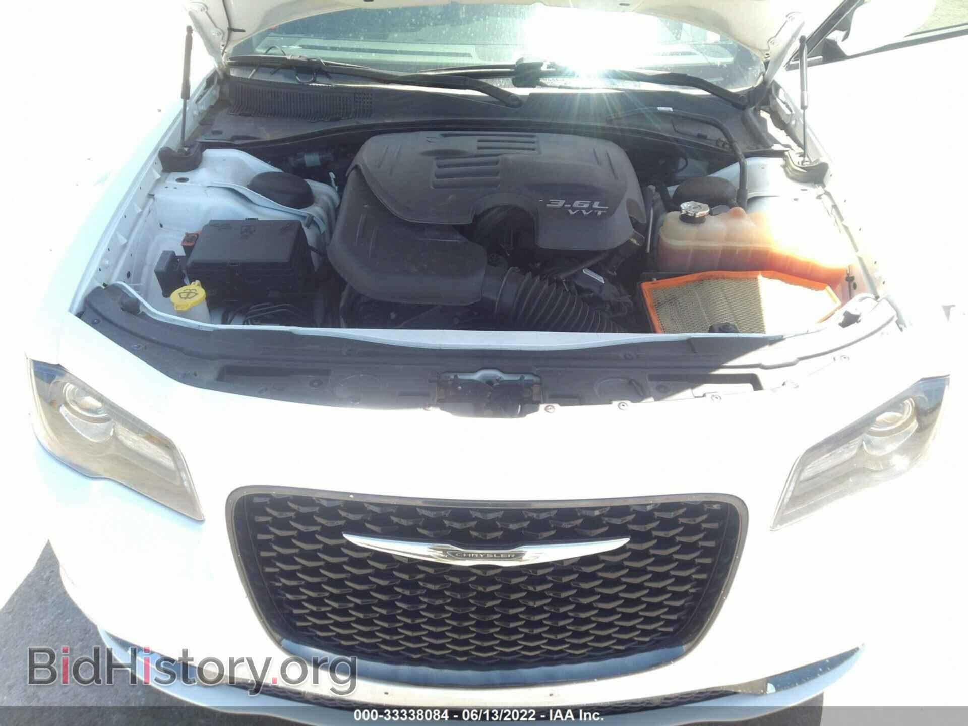 2018 CHRYSLER 300 - VIN: 2C3CCABG7JH301712 - Фото 10