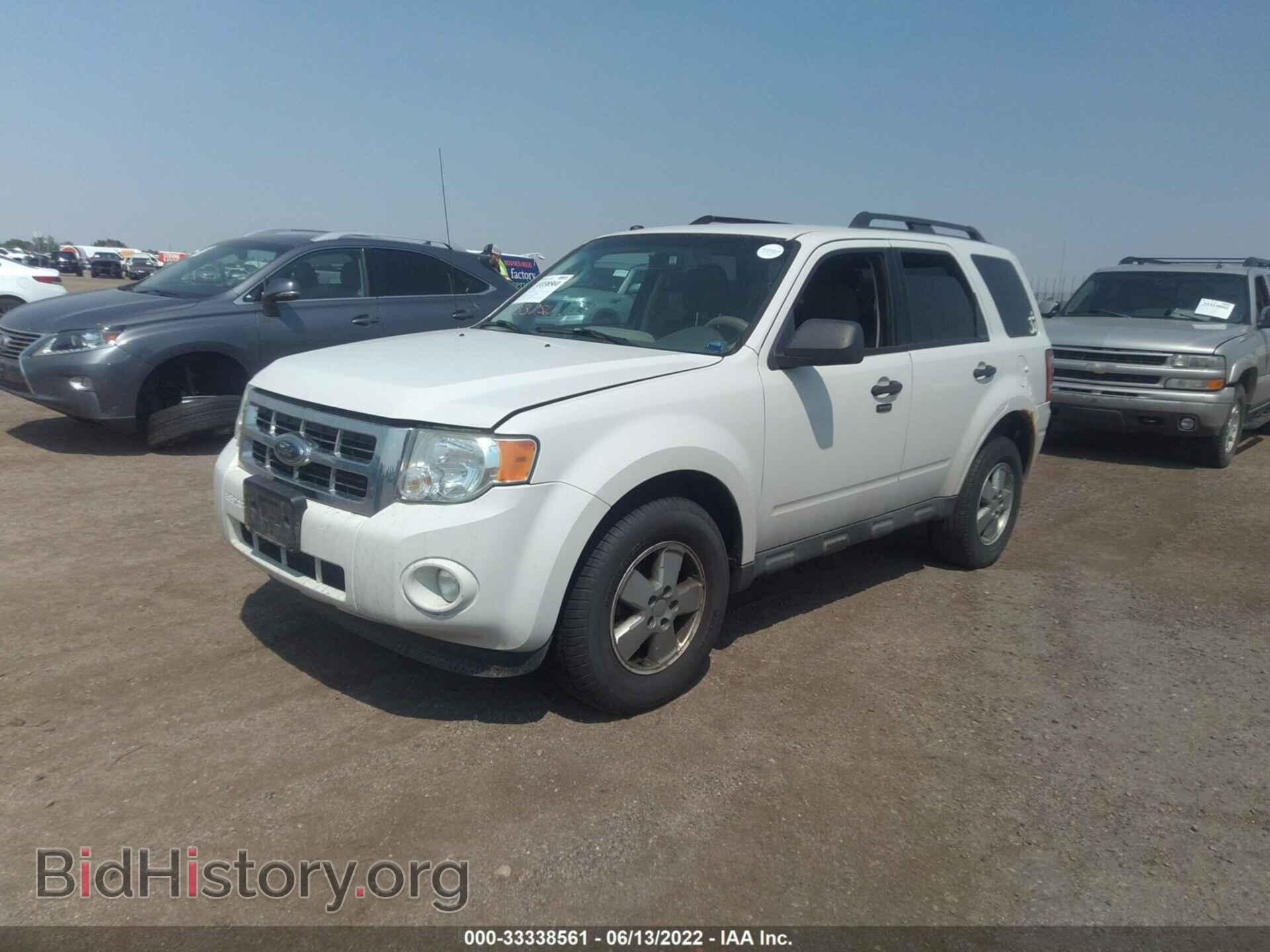 2010 Ford ESCAPE (VIN 1FMCU0D73AKA14775) — фото 2 из 15