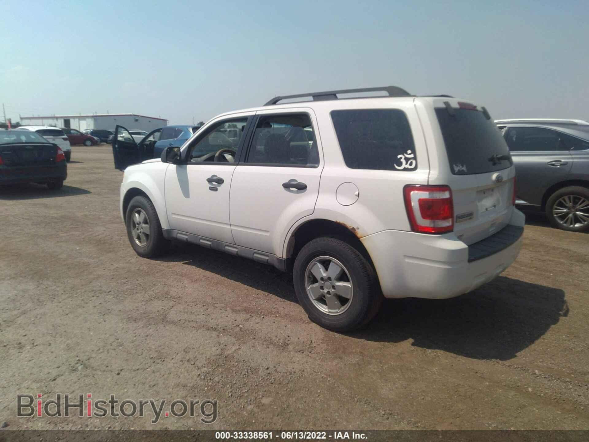 2010 Ford ESCAPE (VIN 1FMCU0D73AKA14775) — фото 3 из 15