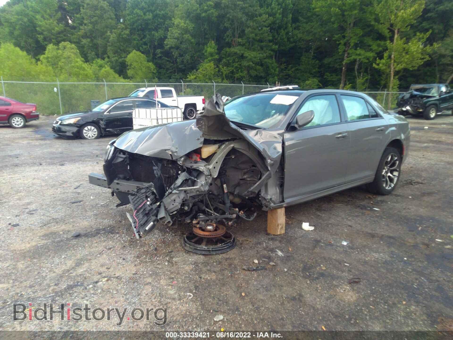 2017 CHRYSLER 300 - VIN: 2C3CCABG2HH553815 - Фото 2