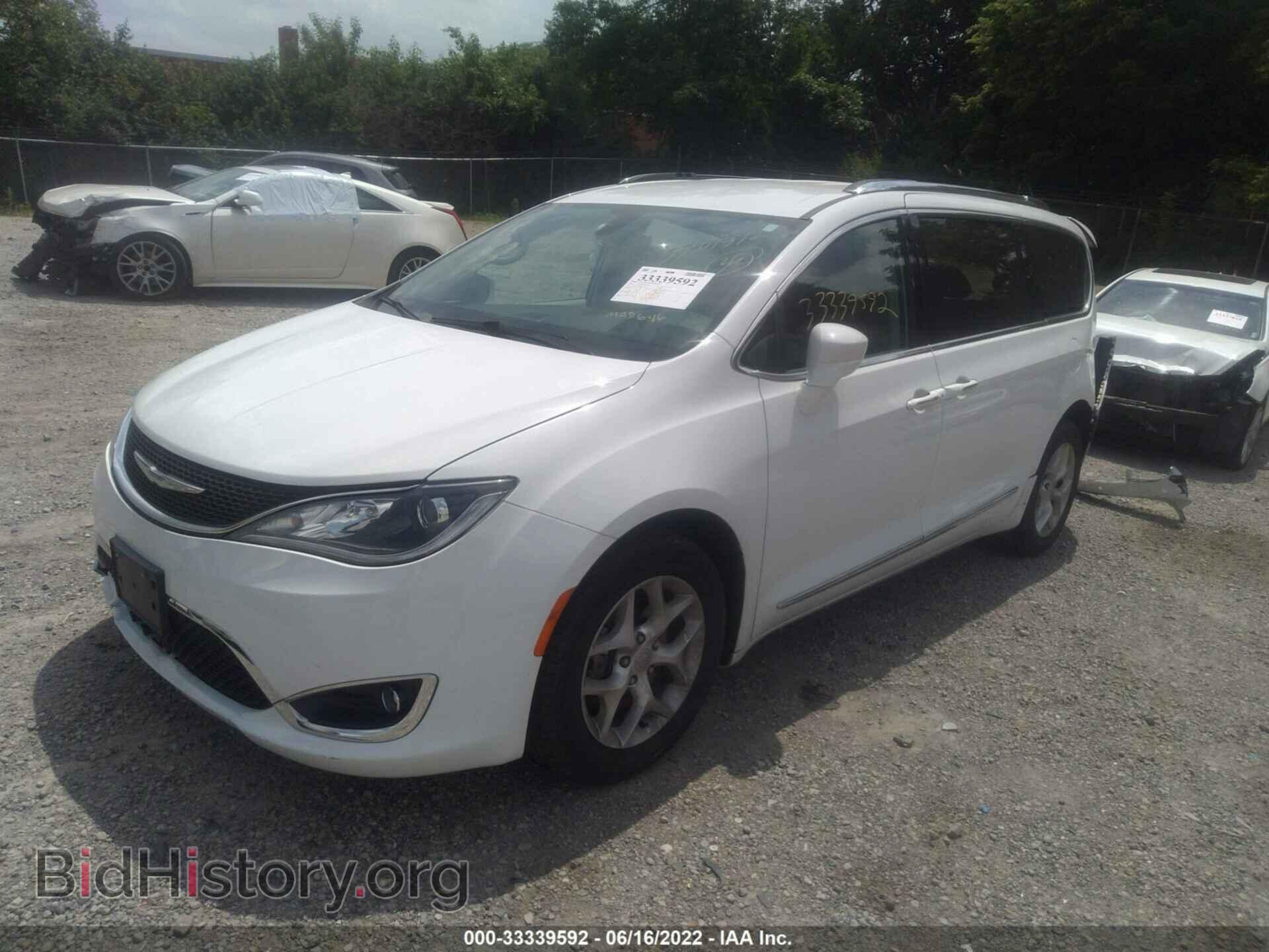 2017 CHRYSLER PACIFICA - VIN: 2C4RC1EG2HR757560 - Photo 2