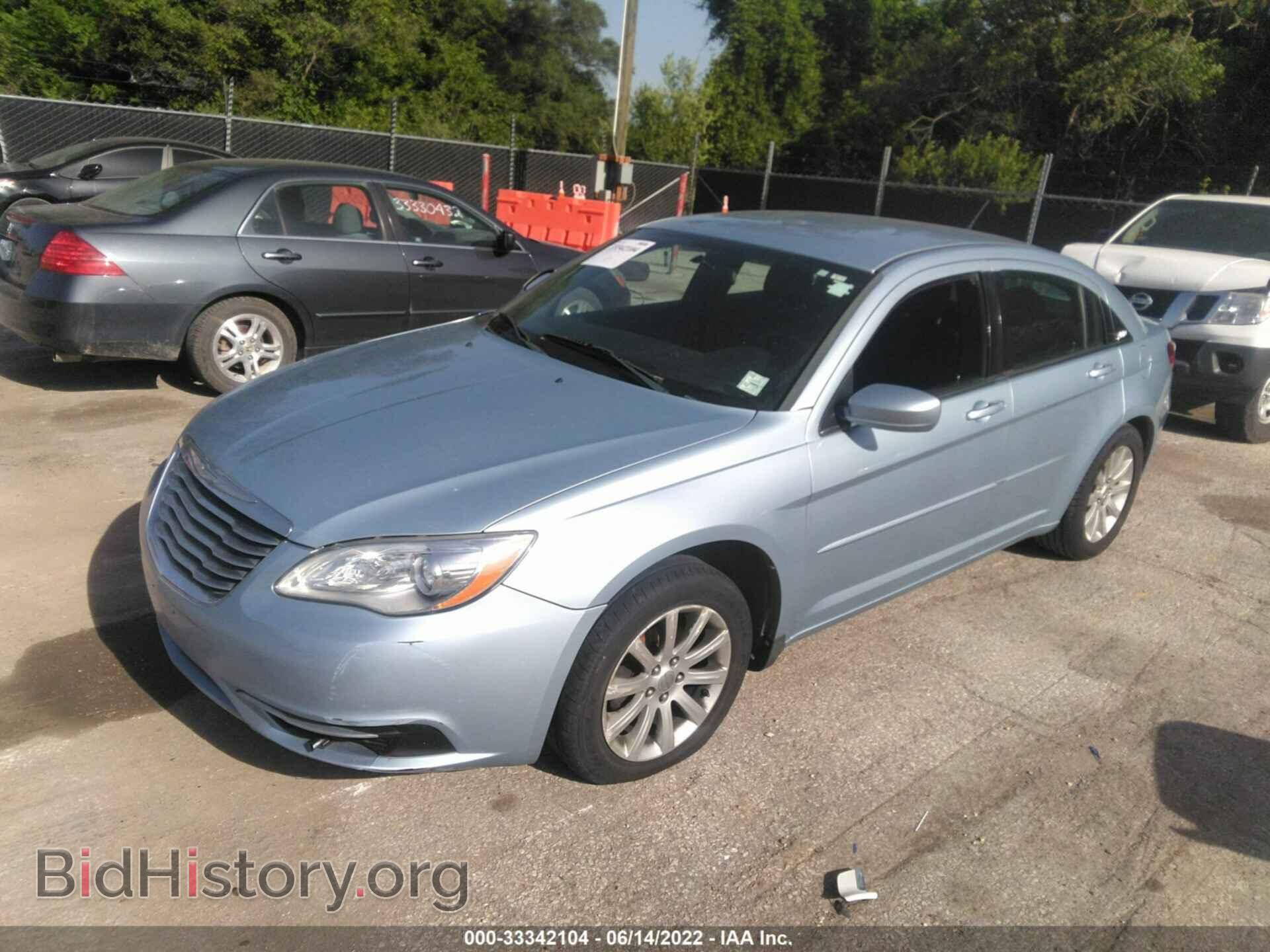 2013 CHRYSLER 200 - VIN: 1C3CCBBB7DN755500 - Photo 2