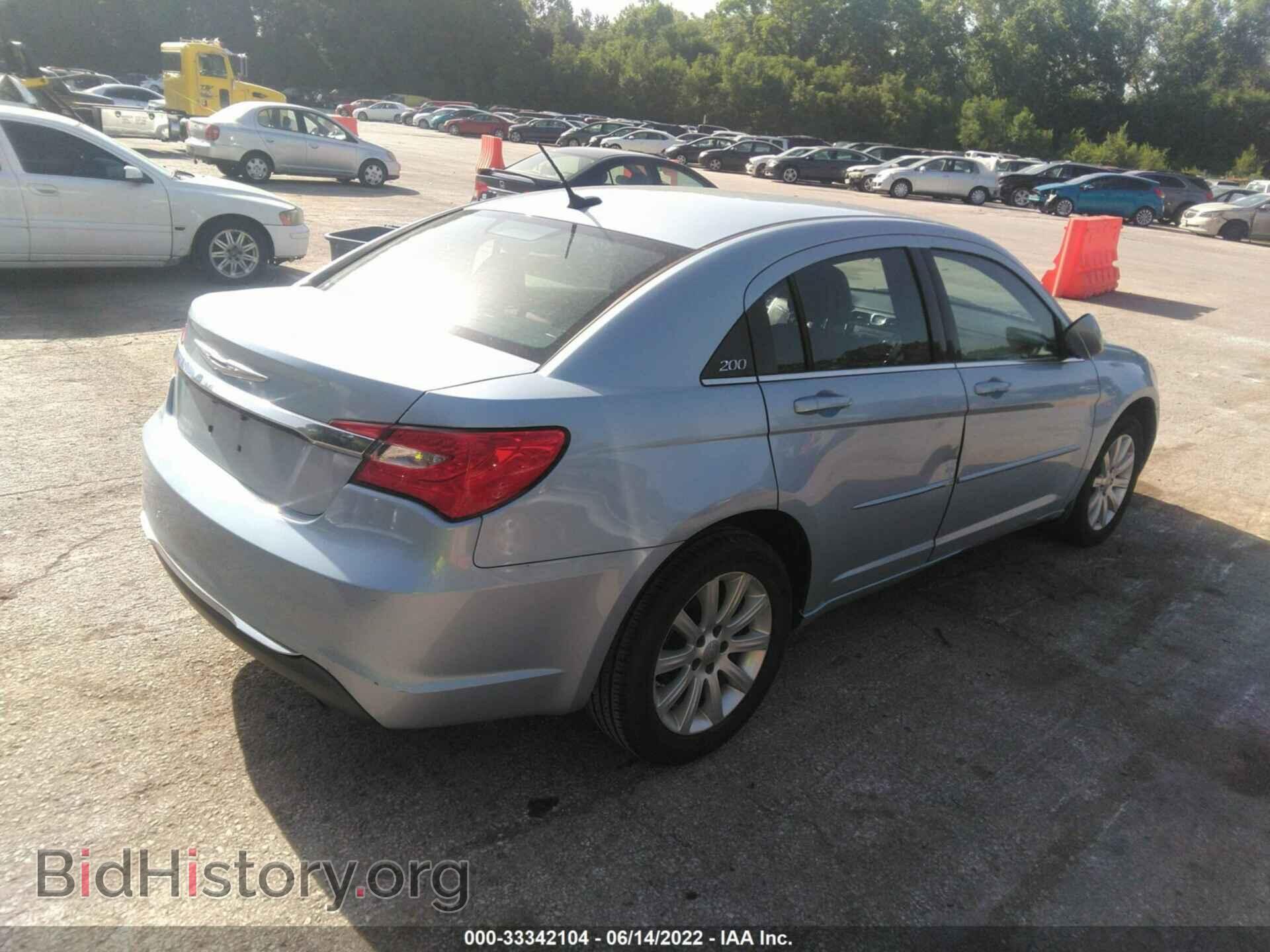 2013 CHRYSLER 200 - VIN: 1C3CCBBB7DN755500 - Photo 4