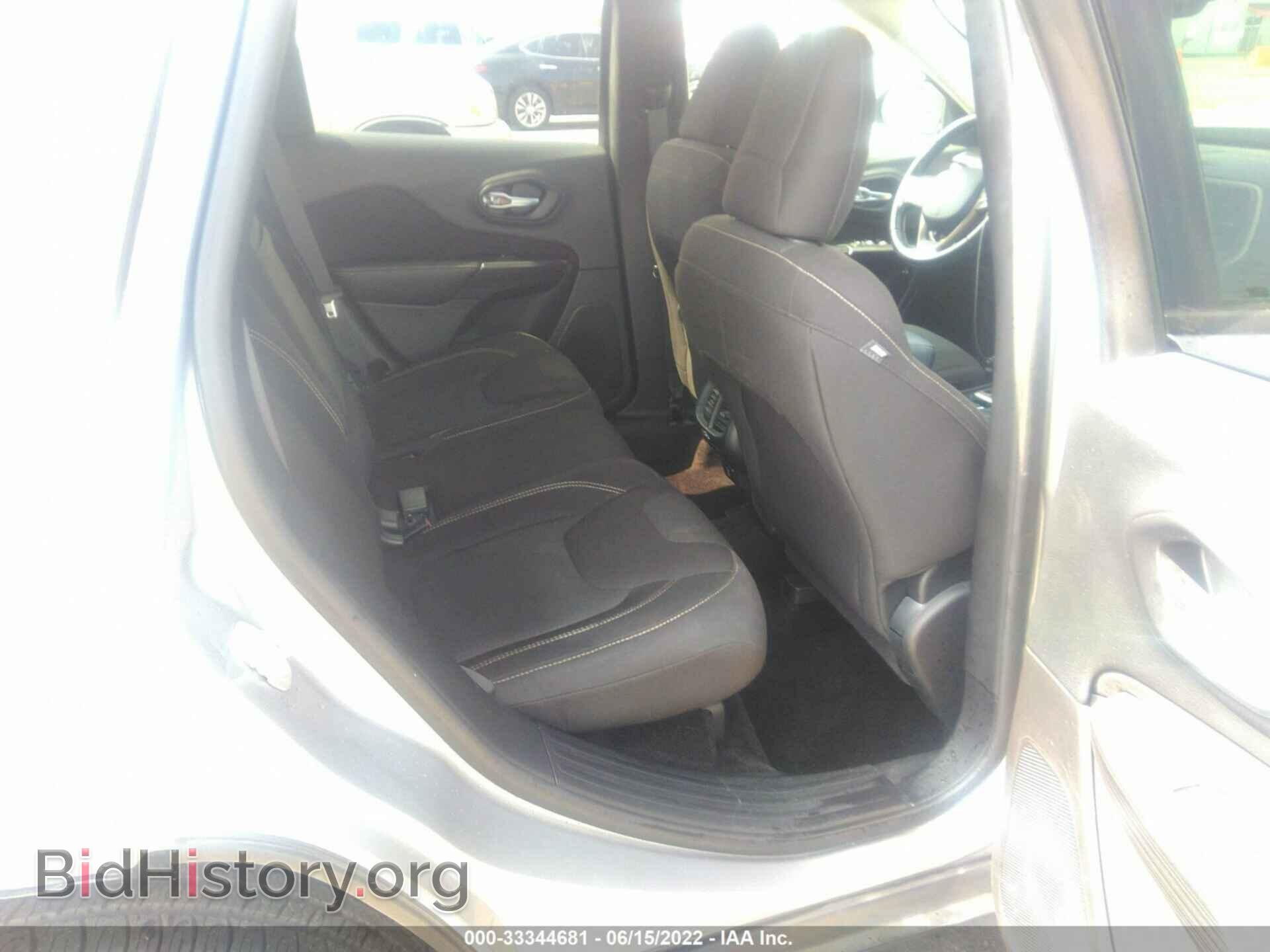 2016 JEEP CHEROKEE - VIN: 1C4PJLCS6GW176875 - Фото 8