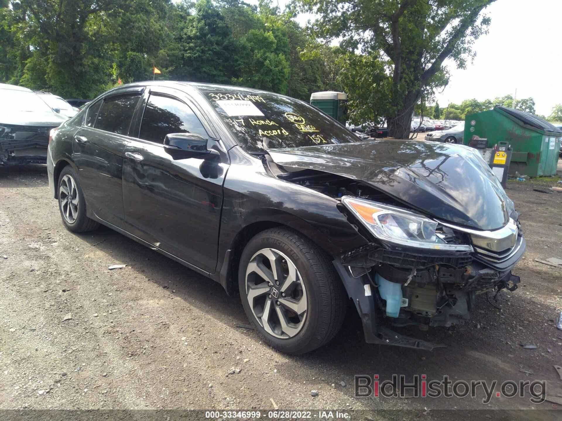 Photo 1HGCR3F05HA017458 - HONDA ACCORD SEDAN 2017