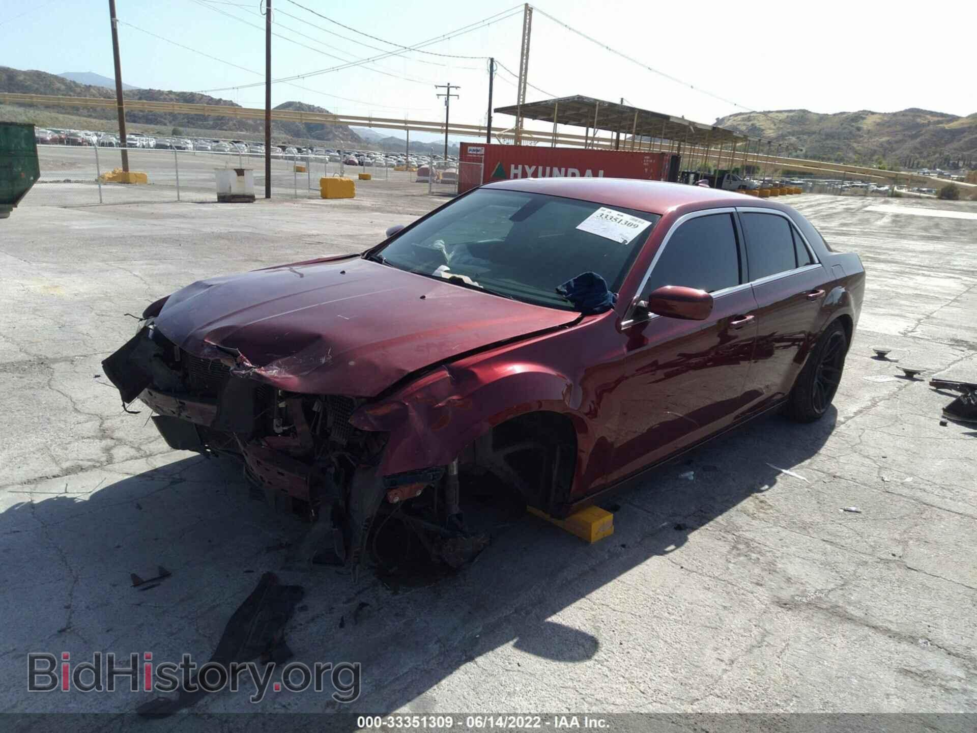 2016 CHRYSLER 300 - VIN: 2C3CCAAG2GH252736 - Фото 2