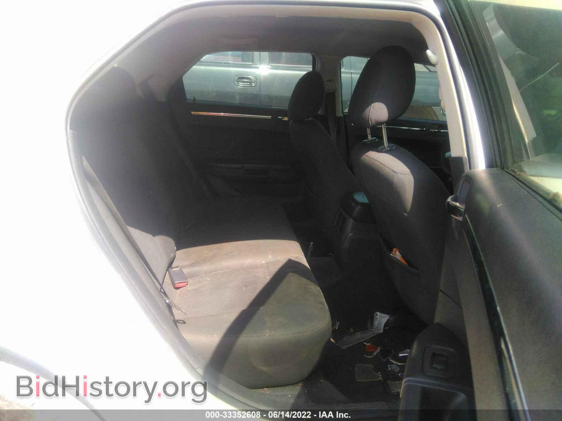 2010 CHRYSLER 300 - VIN: 2C3CA4CD6AH199038 - Фото 8