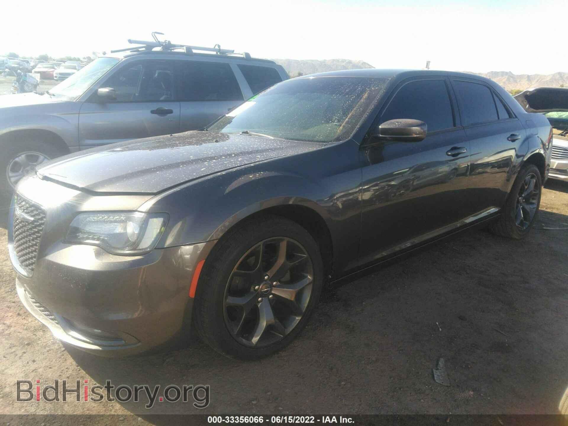 2019 CHRYSLER 300 - VIN: 2C3CCABG4KH601094 - Фото 2