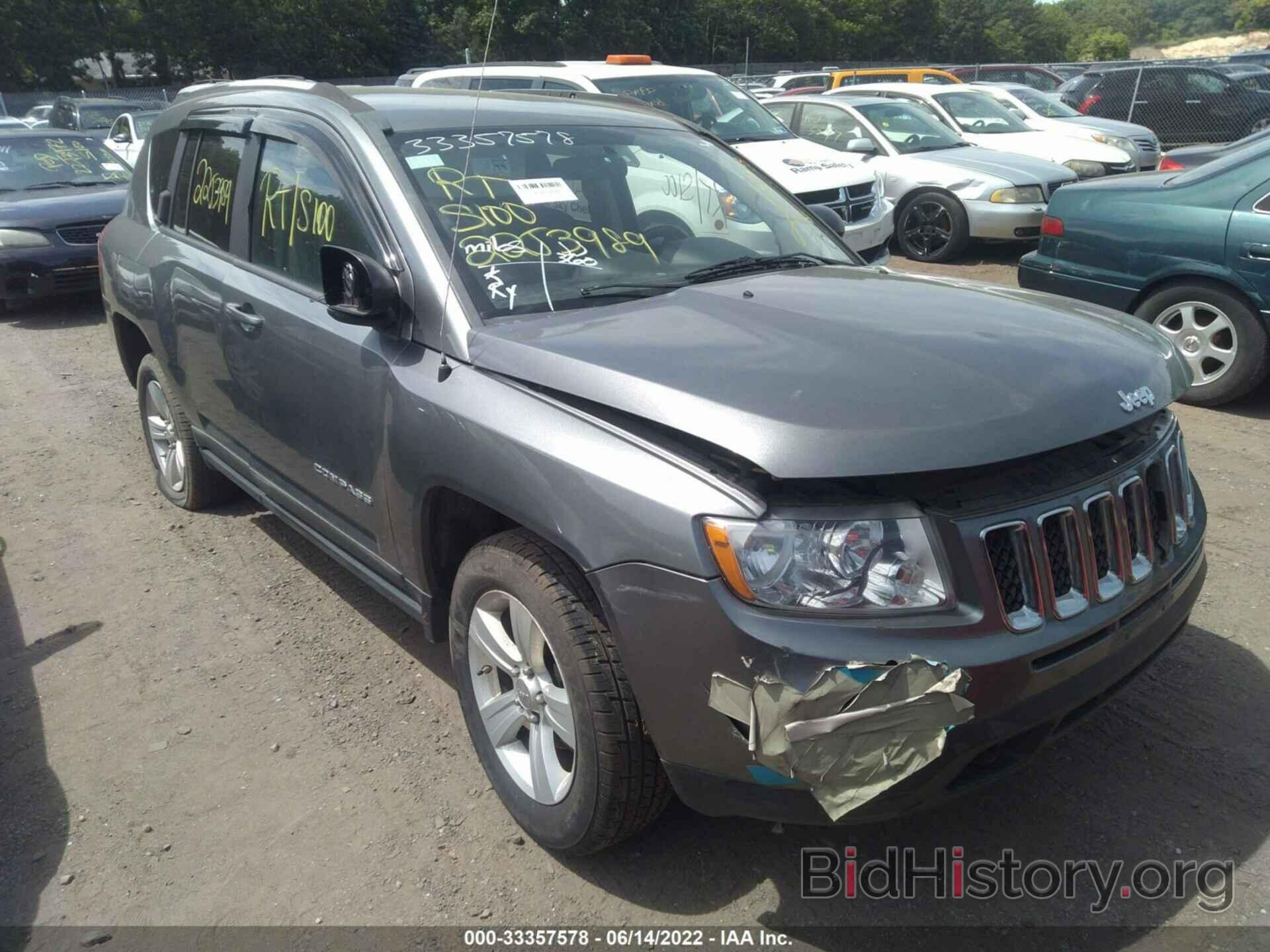 Photo 1J4NF1FB4BD235445 - JEEP COMPASS 2011