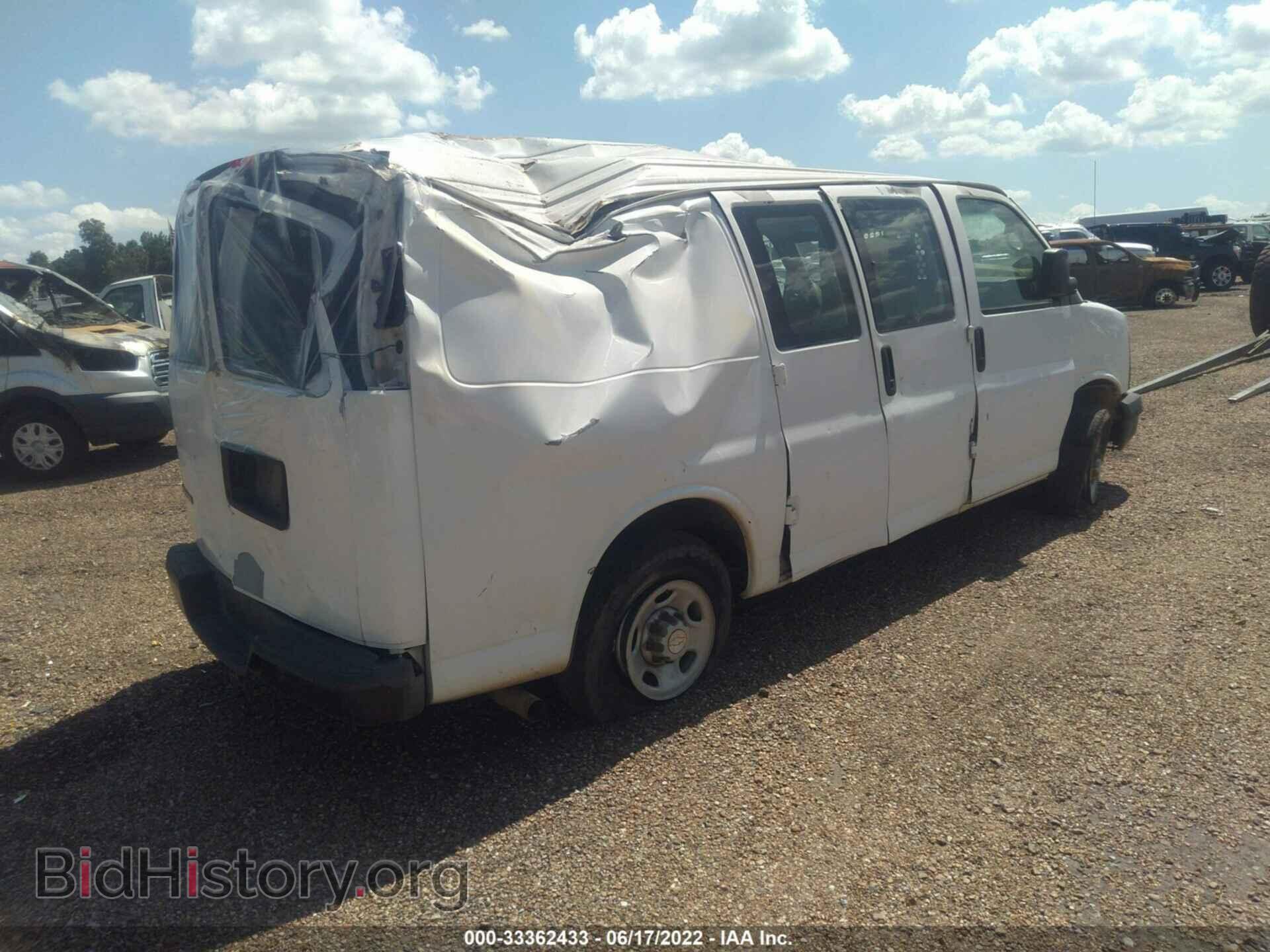 2009 CHEVROLET EXPRESS CARGO VAN - VIN: 1GCGG25C591102832 - Фото 4