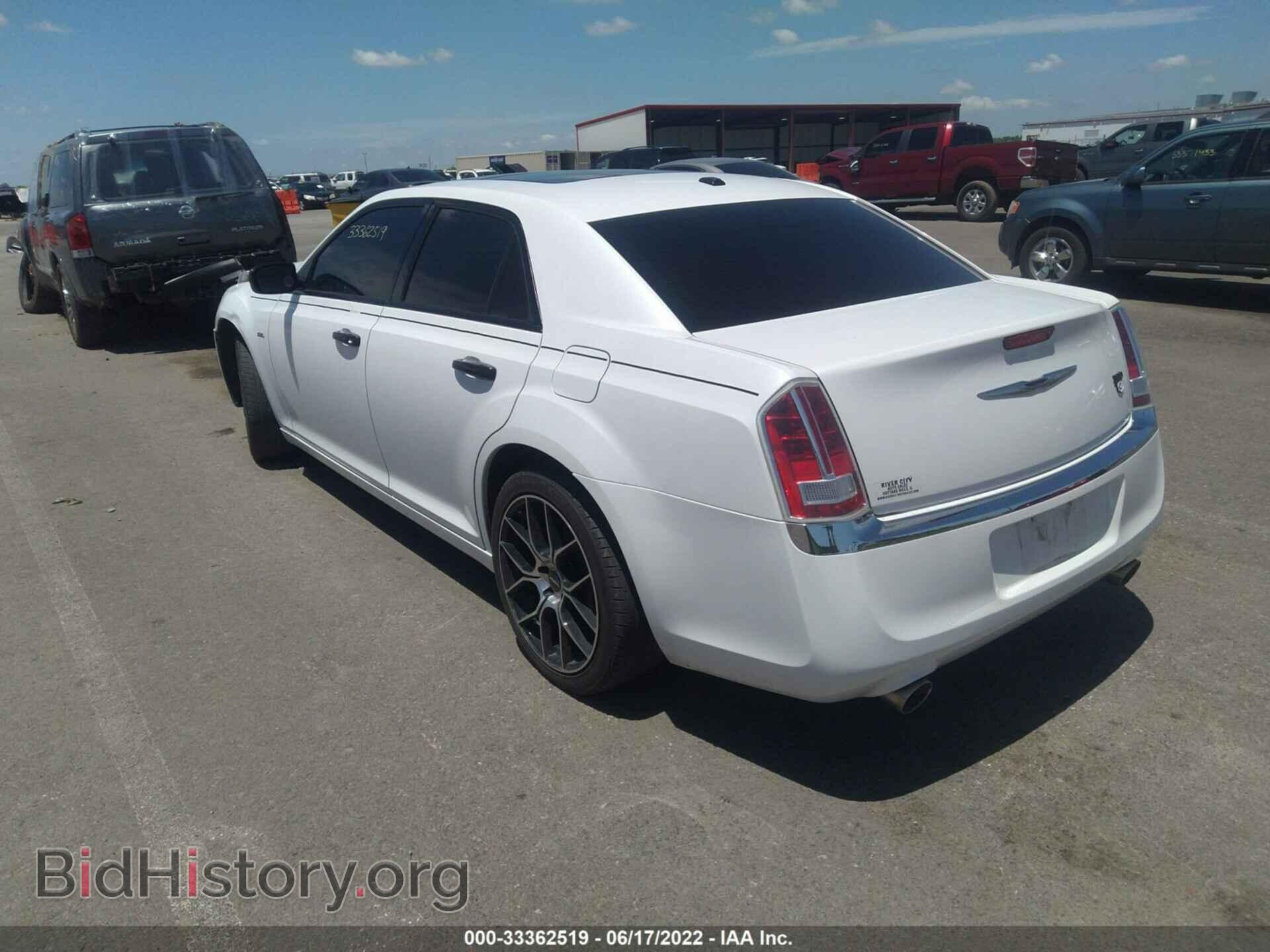 2011 CHRYSLER 300 - VIN: 2C3CA6CT2BH529018 - Фото 3